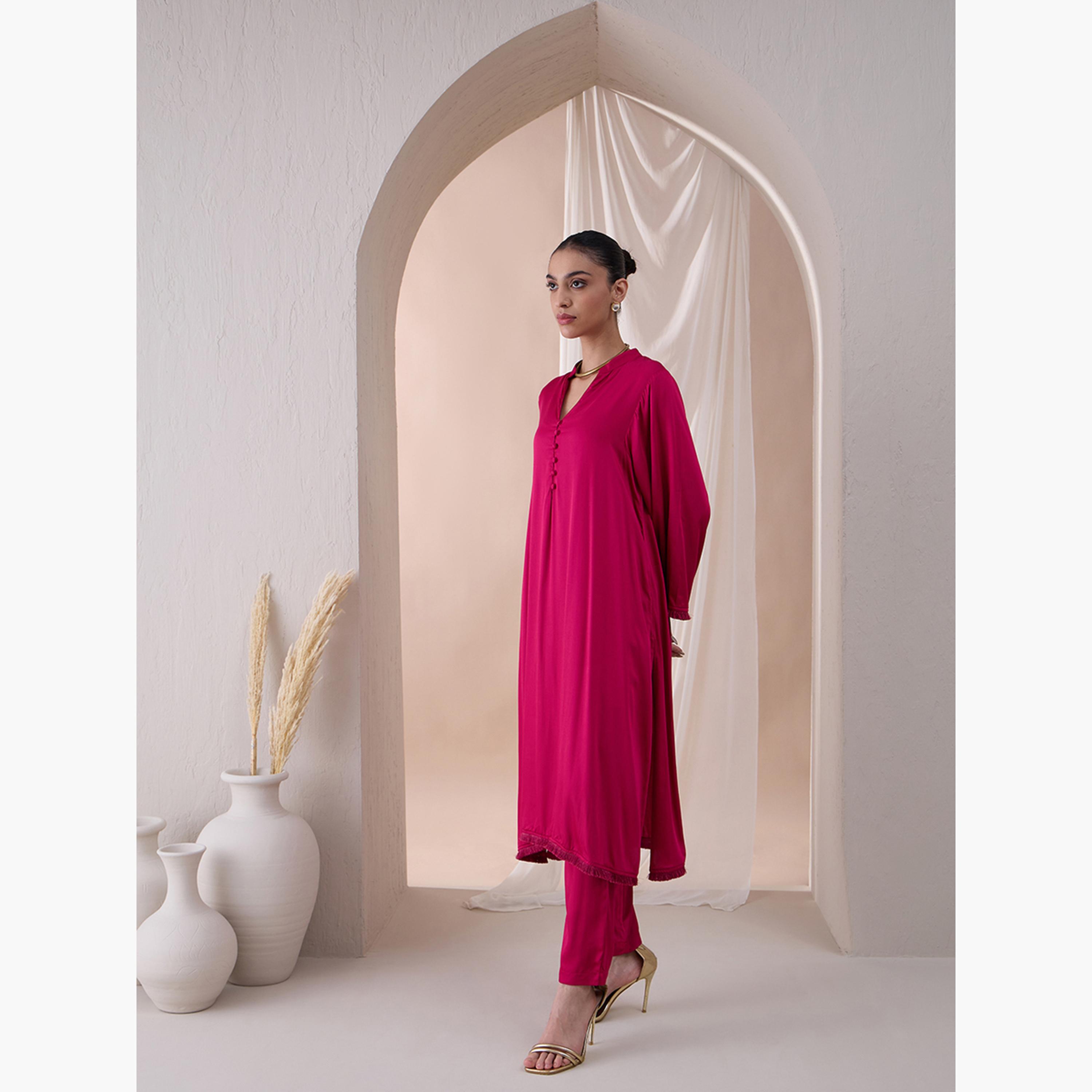 فيميلا × ستايلي -طقم قميص كورتا بتفاصيل أزرار وحاشية شراشيب مع بنطال مستقيم-women-clothing-coordsets-image-3