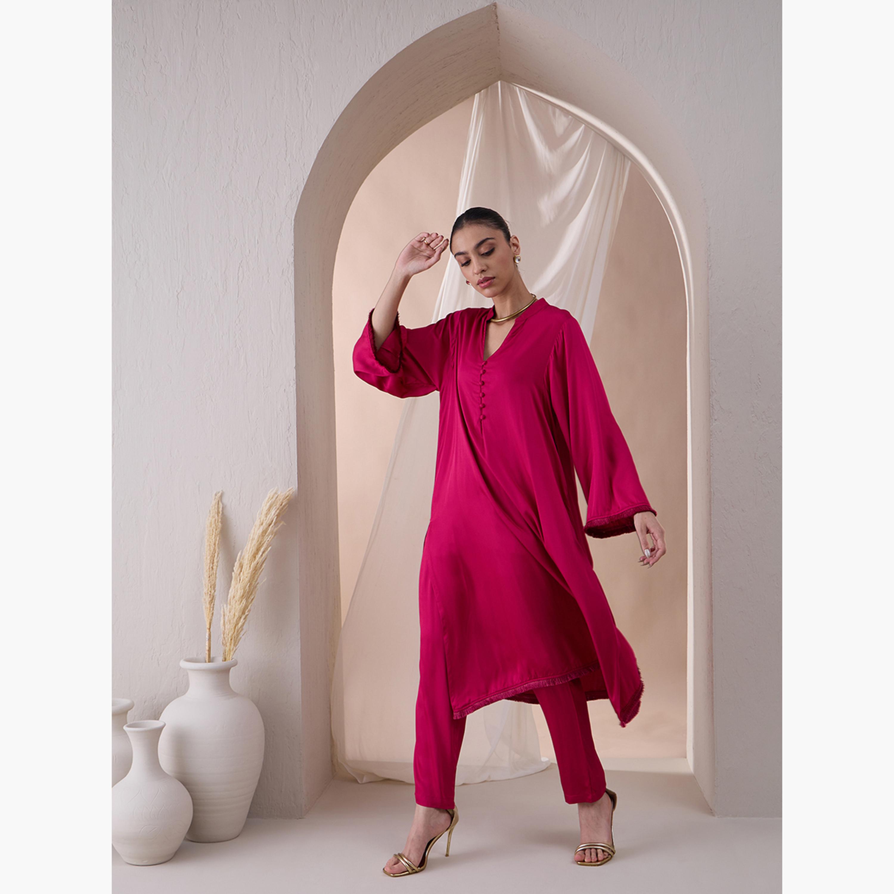 فيميلا × ستايلي -طقم قميص كورتا بتفاصيل أزرار وحاشية شراشيب مع بنطال مستقيم-women-clothing-coordsets-image-7