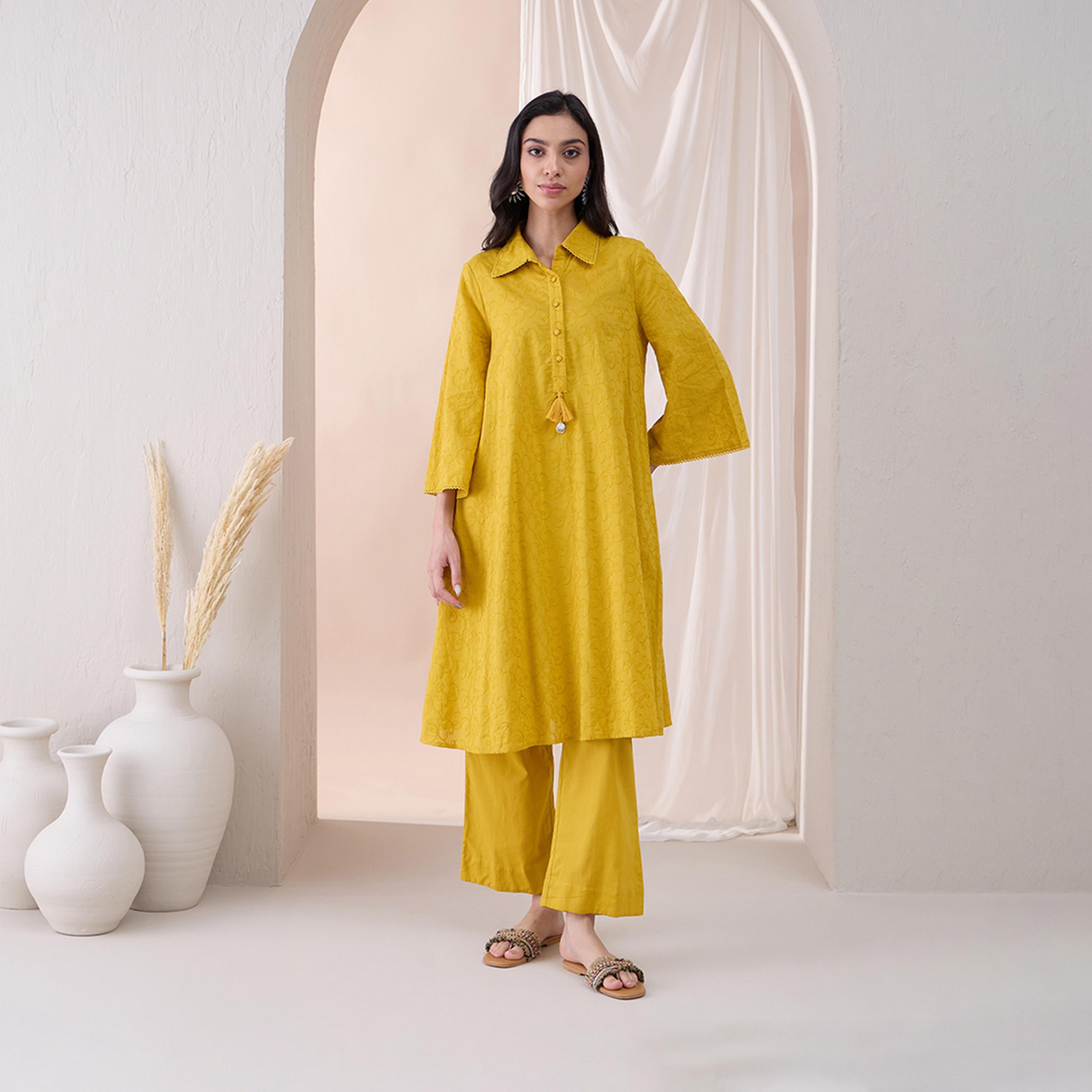 فيميلا × ستايلي - تونيك من القطن باللون الخردلي مطرز بشراشيب مع بنطلون مستقيم-women-clothing-coordsets-image-1