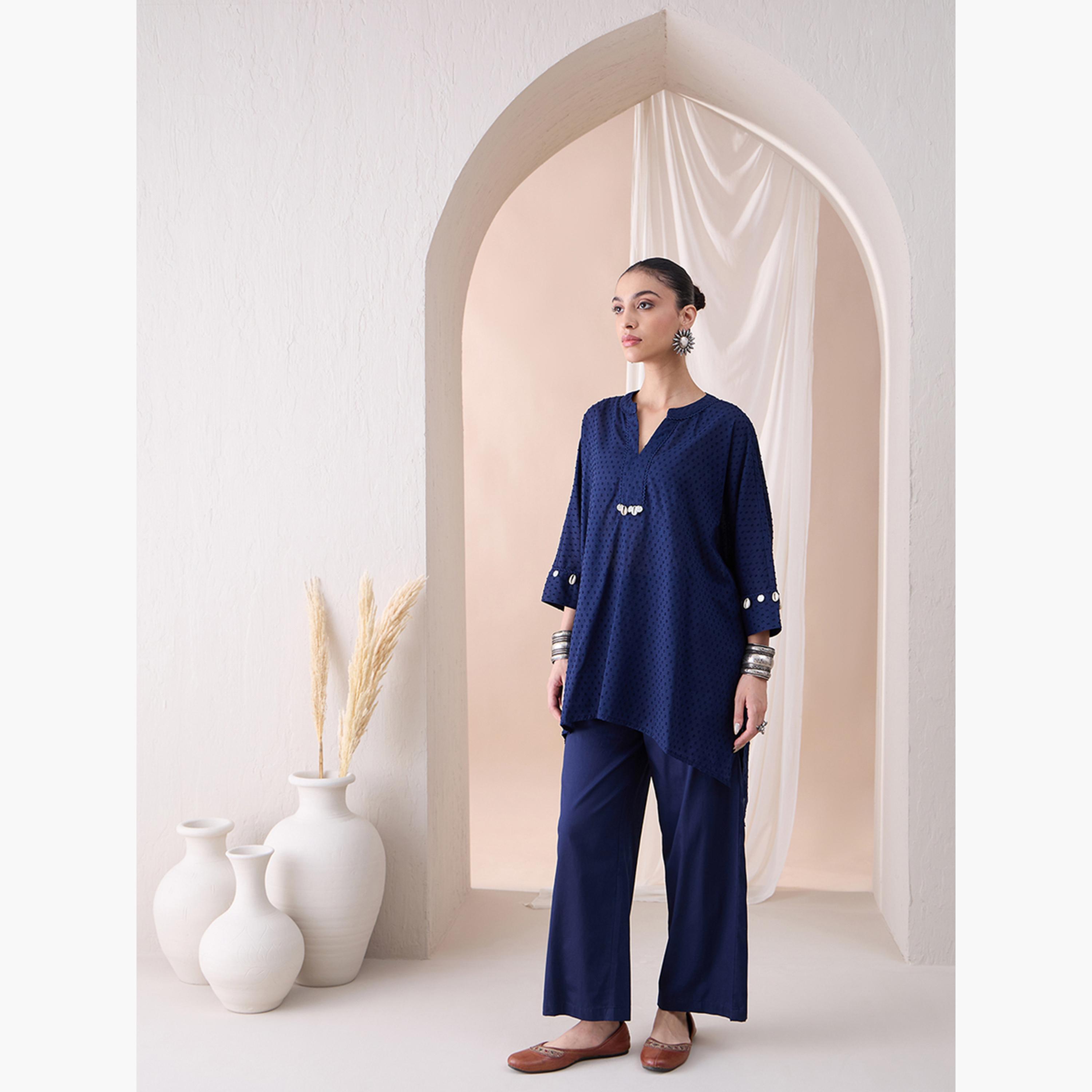 Femmella X Styli Textured Dobby High Low Kurta With Straight Pant Co-Ords-women-clothing-coordsets-image-2