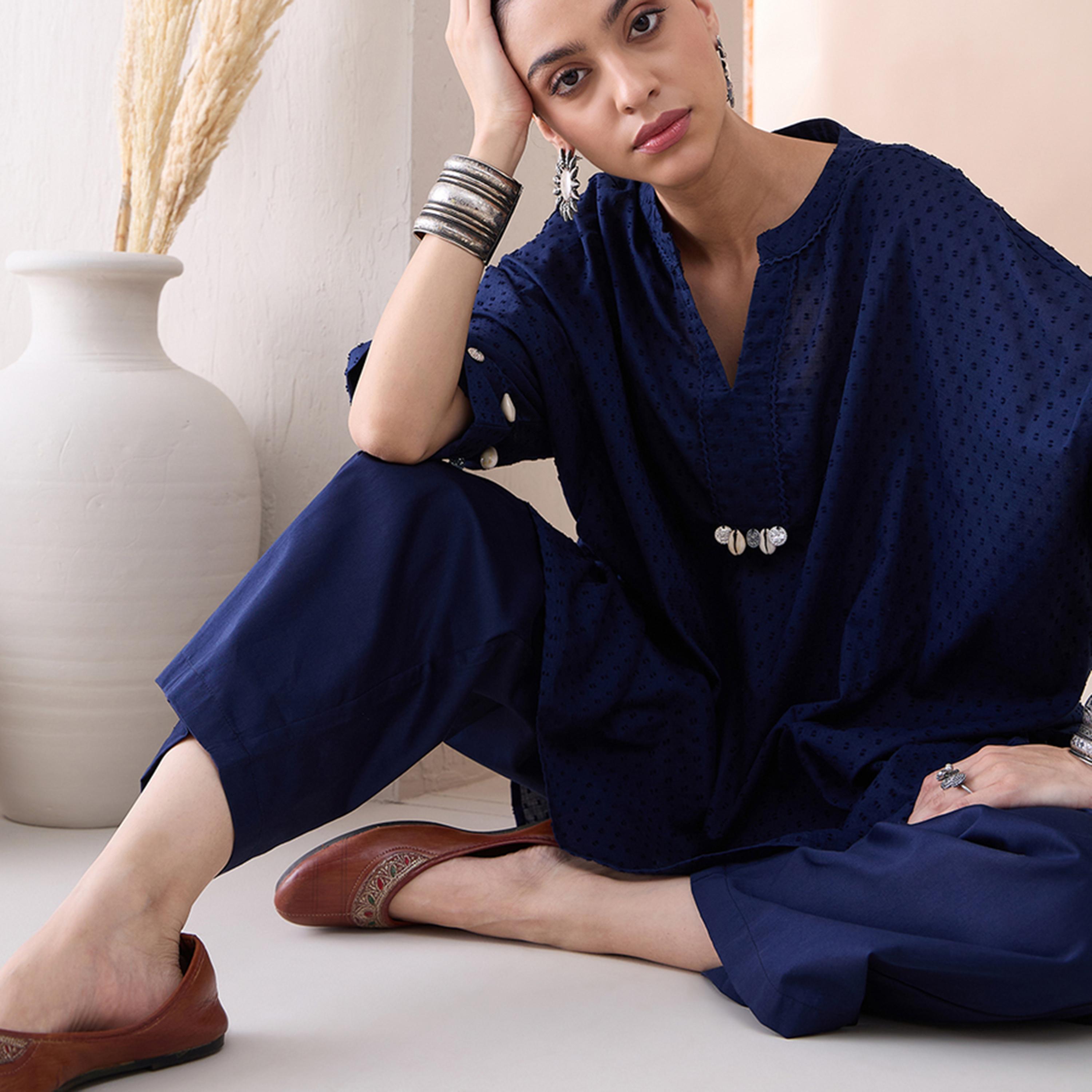 Femmella X Styli Textured Dobby High Low Kurta With Straight Pant Co-Ords-women-clothing-coordsets-image-4