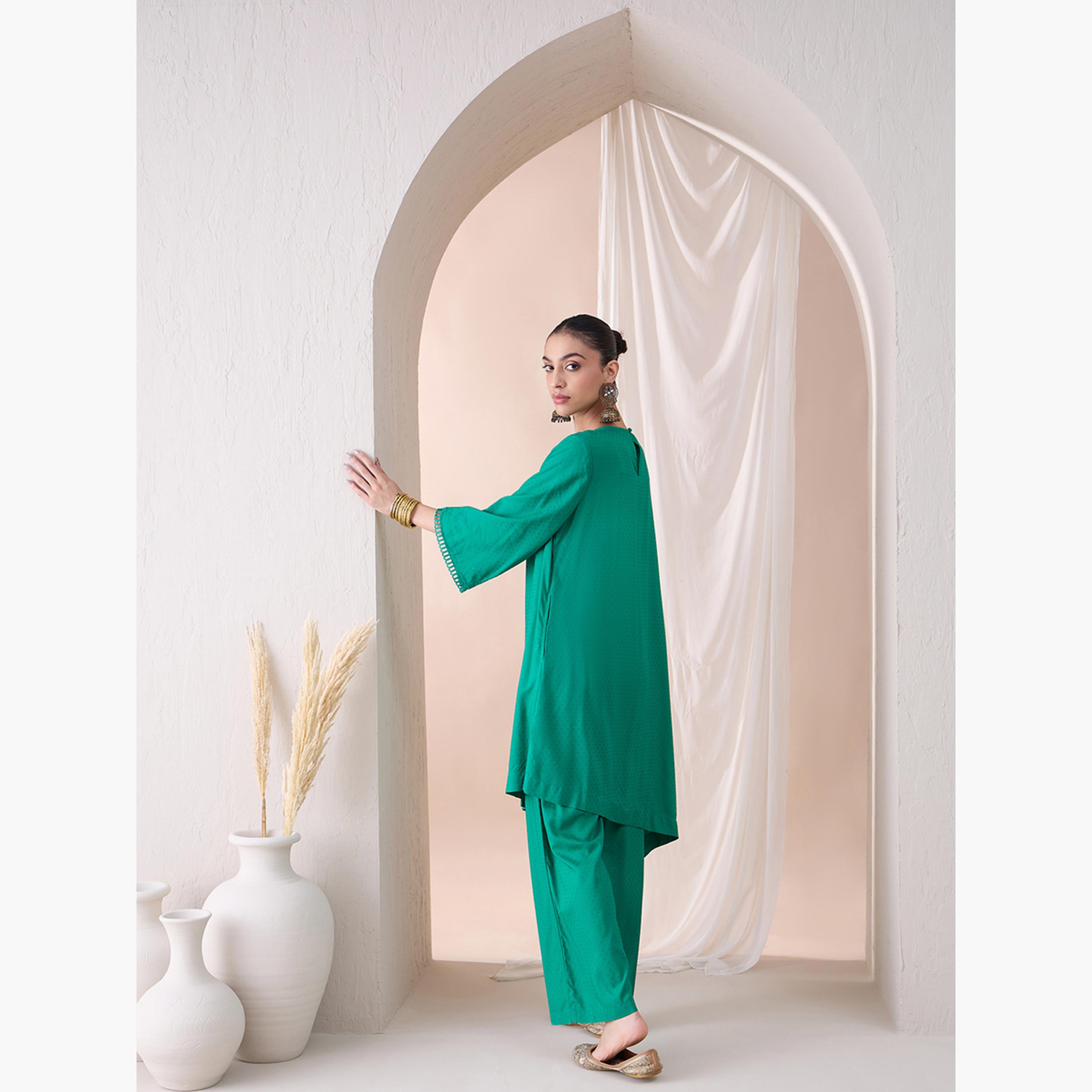 فيميلا × ستايلي - سترة فيسكوز ذات حاشية غير متماثلة مع بنطال مستقيم-women-clothing-coordsets-image-2