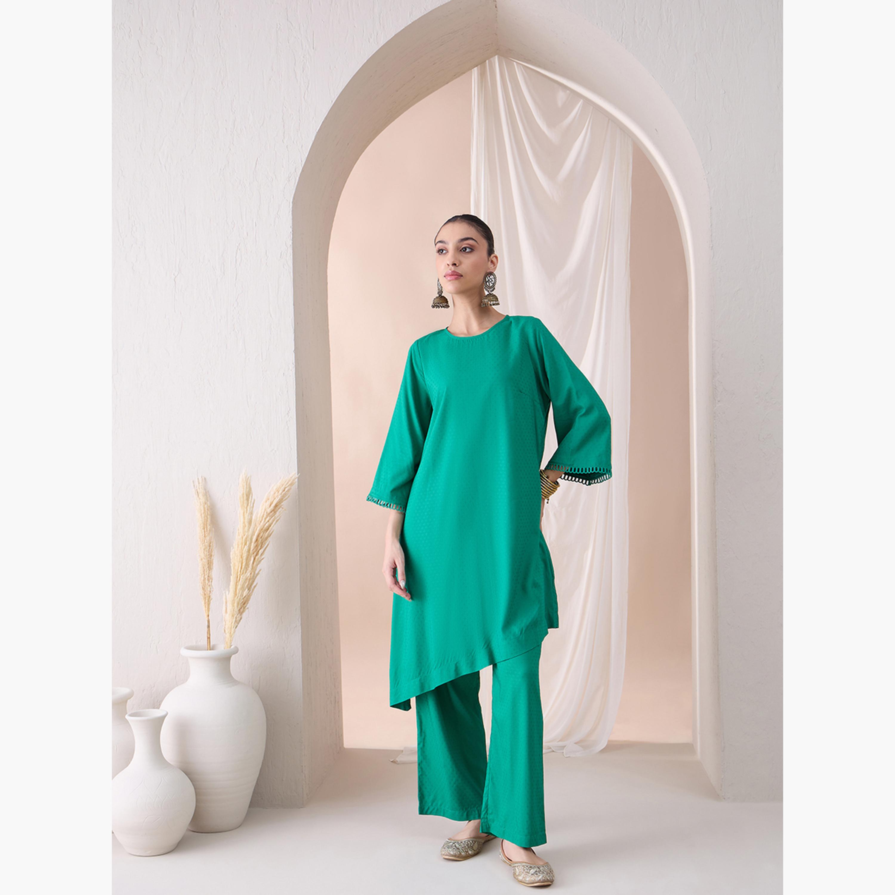 فيميلا × ستايلي - سترة فيسكوز ذات حاشية غير متماثلة مع بنطال مستقيم-women-clothing-coordsets-image-3