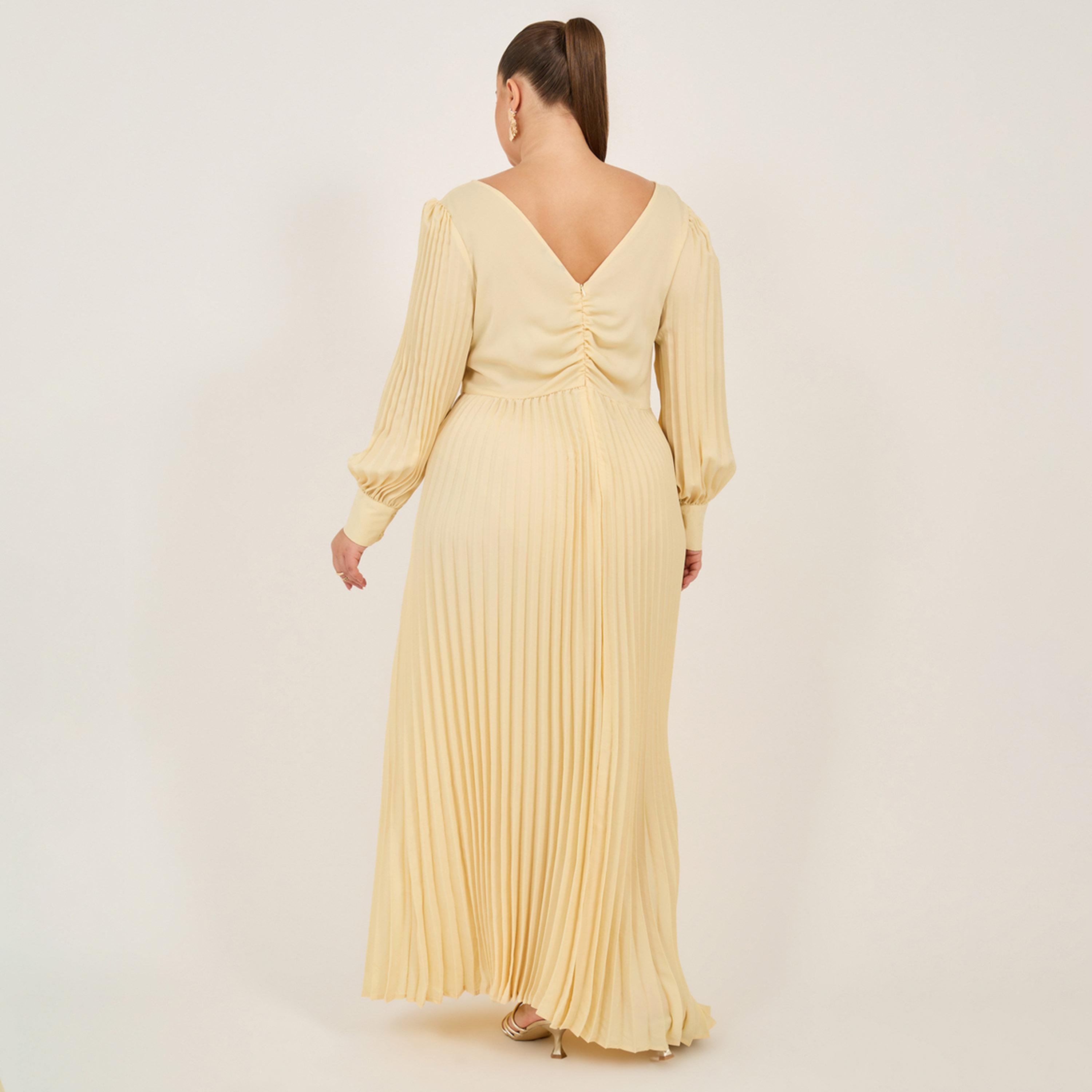 Styli Plus Size Pleated Long Sleeves A-Line Maxi Dress-women-clothing-dresses-image-5
