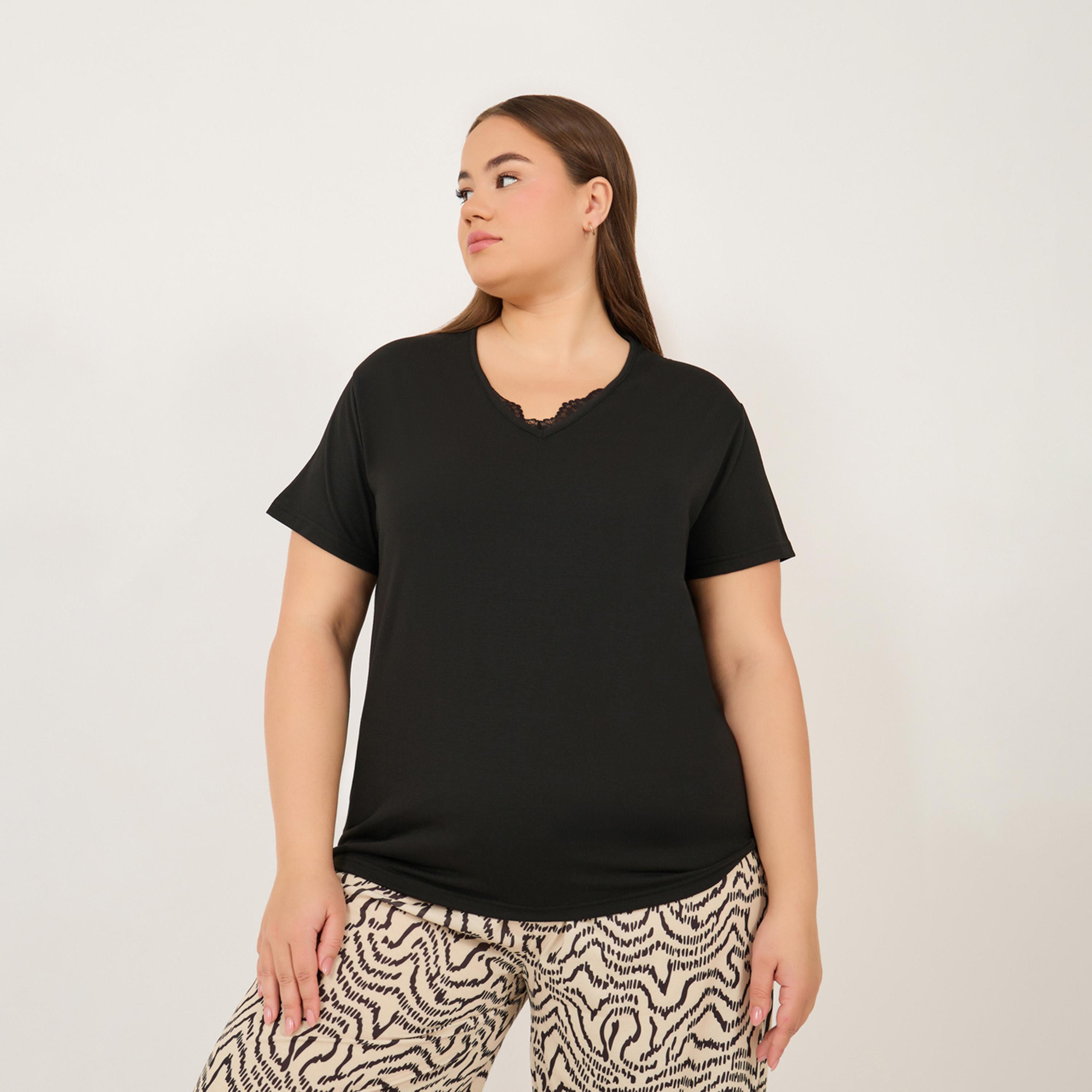 Styli Plus Size Solid T-Shirt and Printed Pyjama Set-women-clothing-nightwear-pyjamas-longsets-image-2