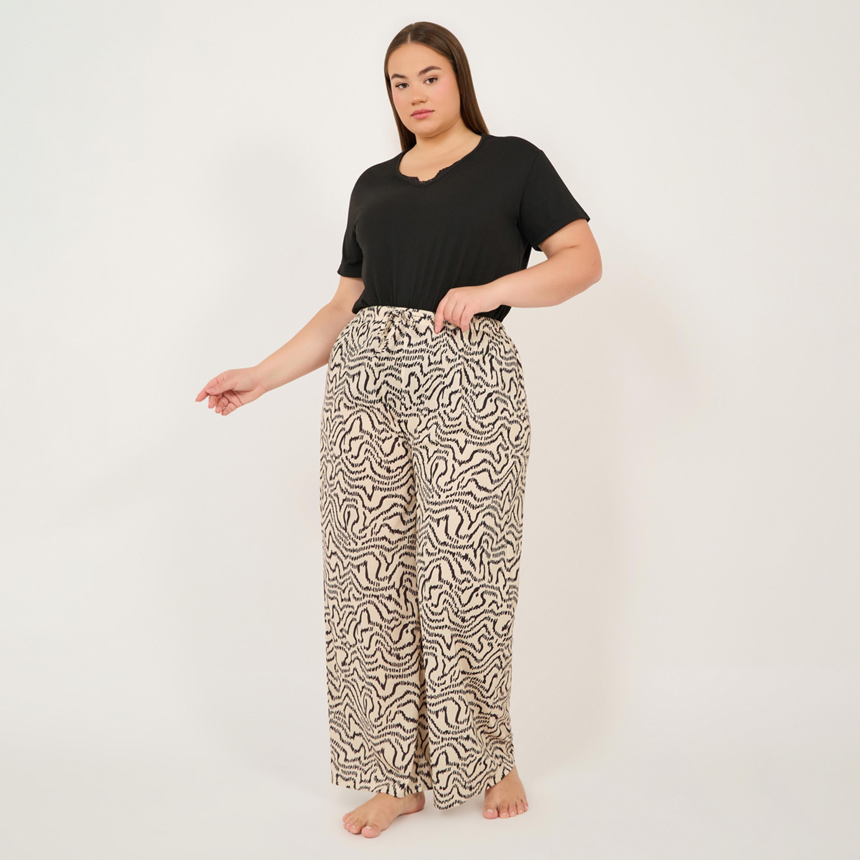 Styli Plus Size Solid T-Shirt and Printed Pyjama Set-women-clothing-nightwear-pyjamas-longsets-image-4