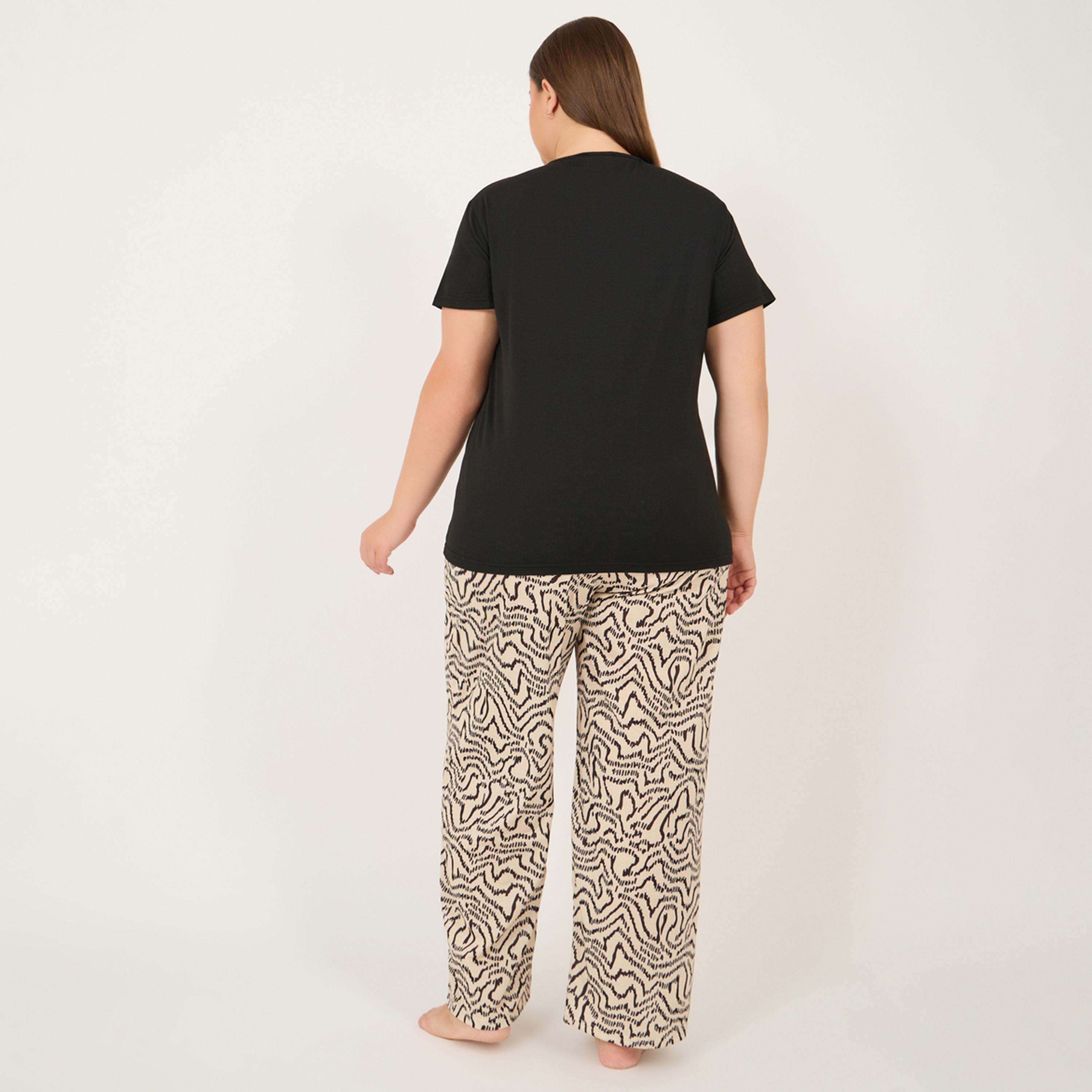 Styli Plus Size Solid T-Shirt and Printed Pyjama Set-women-clothing-nightwear-pyjamas-longsets-image-6