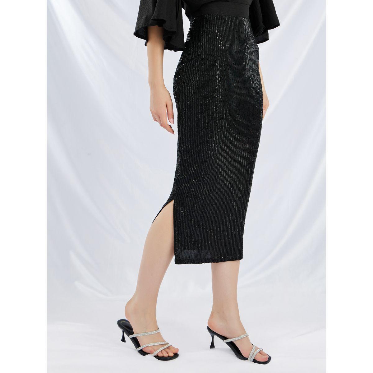 طقم منسق من تنورة منمقة بالترتر مع بلوزة سادة بياقة عالية-women-clothing-coordsets-image-3