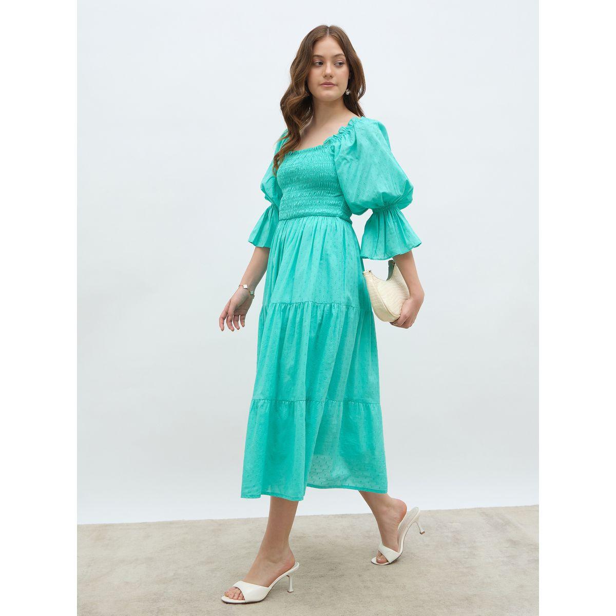 فستان ميدي بياقة مربعة وتفاصيل مُجمعة-women-clothing-dresses-image-1