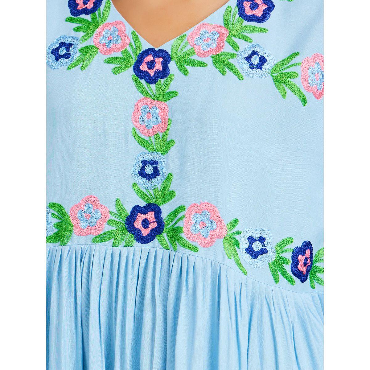 جلابية مُطرّزة بتفاصيل مُجمعة-women-arabicclothing-jalabiyas-image-4