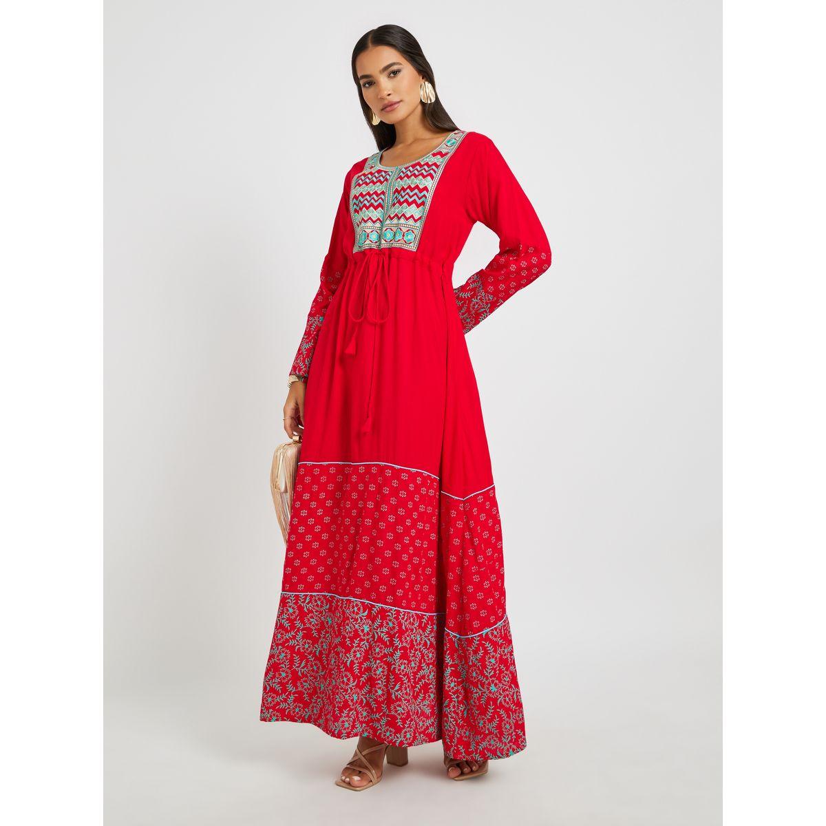 جلابية بياقة دائرية وتفاصيل مُطرّزة-women-arabicclothing-jalabiyas-image-1