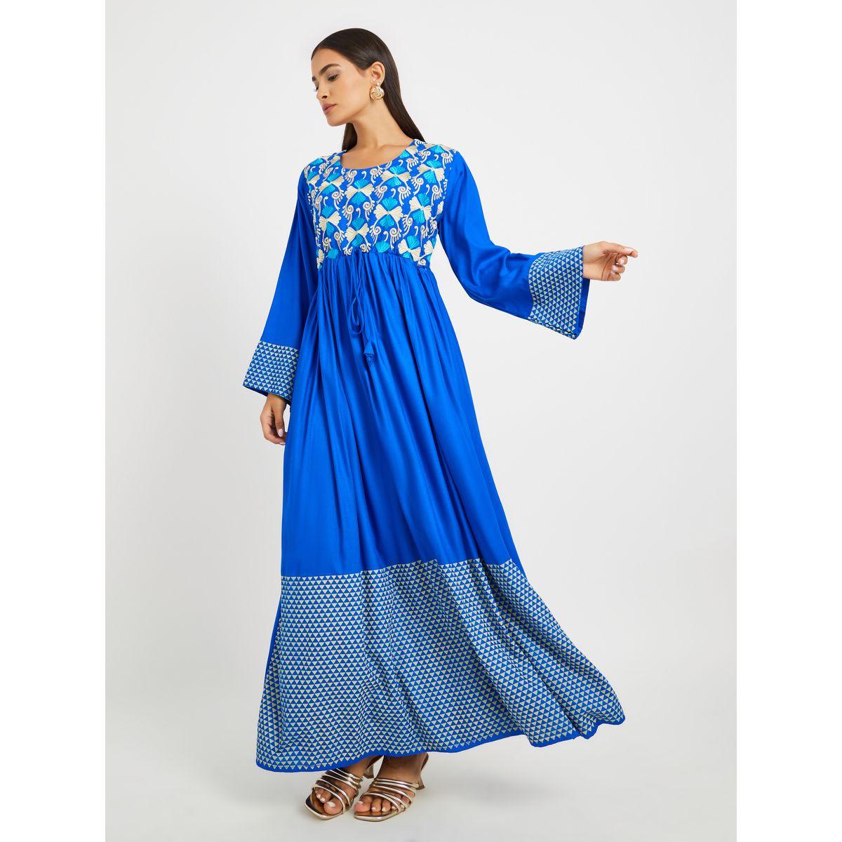 جلابية بطبعة انماط هندسية وتفاصيل مُطرّزة-women-arabicclothing-jalabiyas-image-1