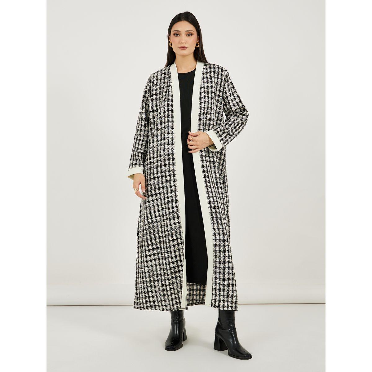 عباية تويد مفتوحة مع الأمام بتفاصيل مُتباينة-women-arabicclothing-abayas-image-1