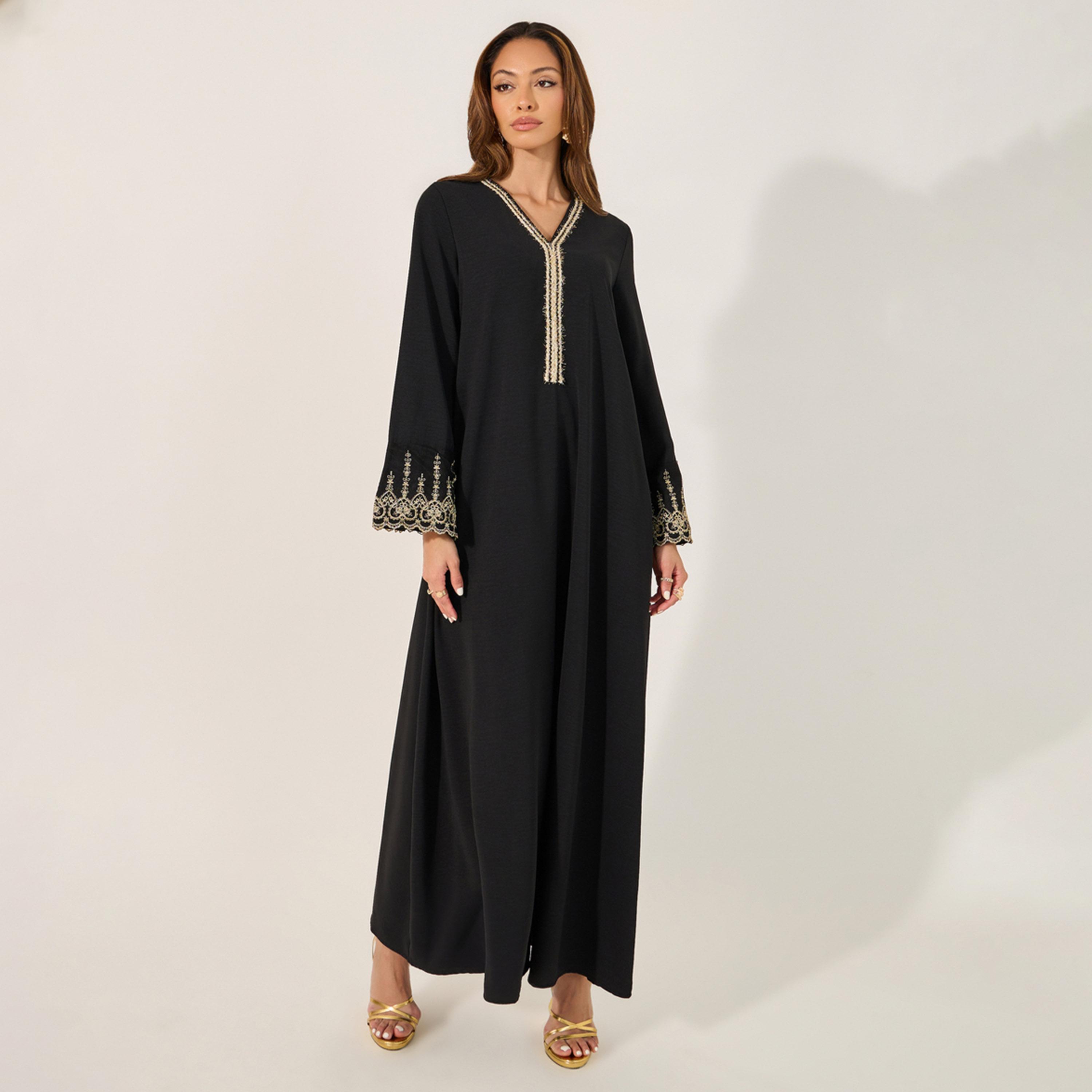 ستايلي-  جلابية بتفاصيل دانتيل ورقبة على شكل حرف V-women-arabicclothing-jalabiyas-image-2