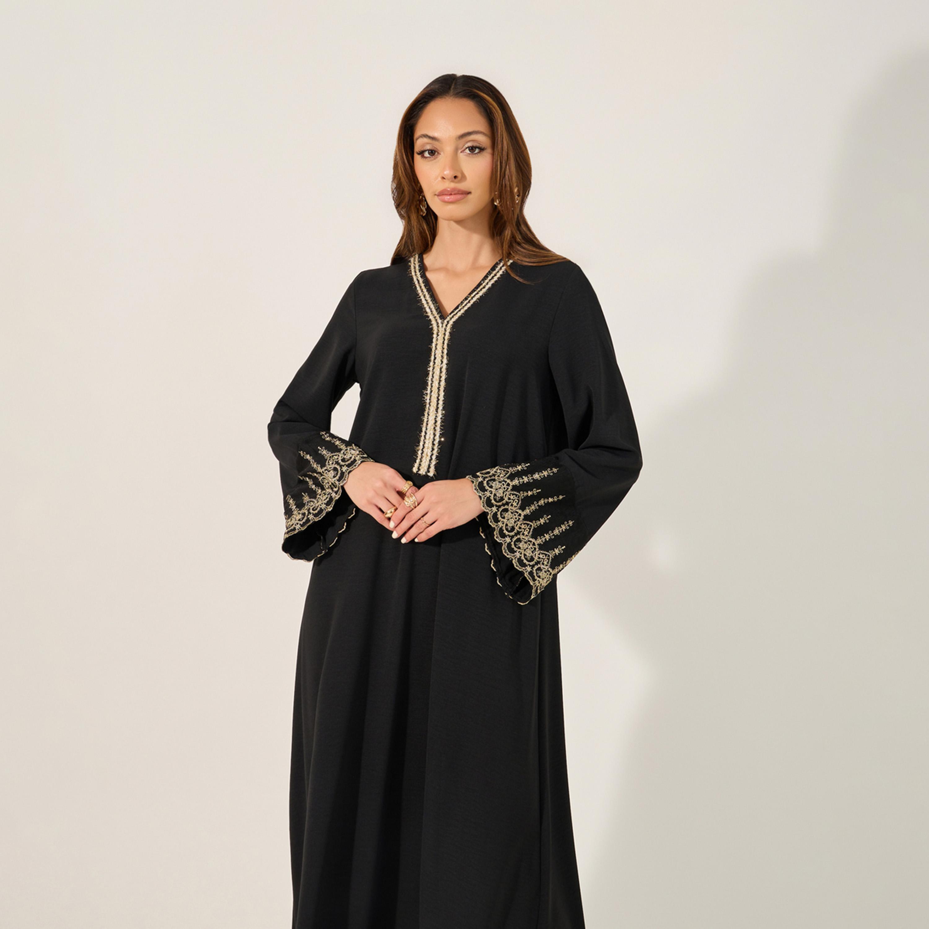 ستايلي-  جلابية بتفاصيل دانتيل ورقبة على شكل حرف V-women-arabicclothing-jalabiyas-image-3