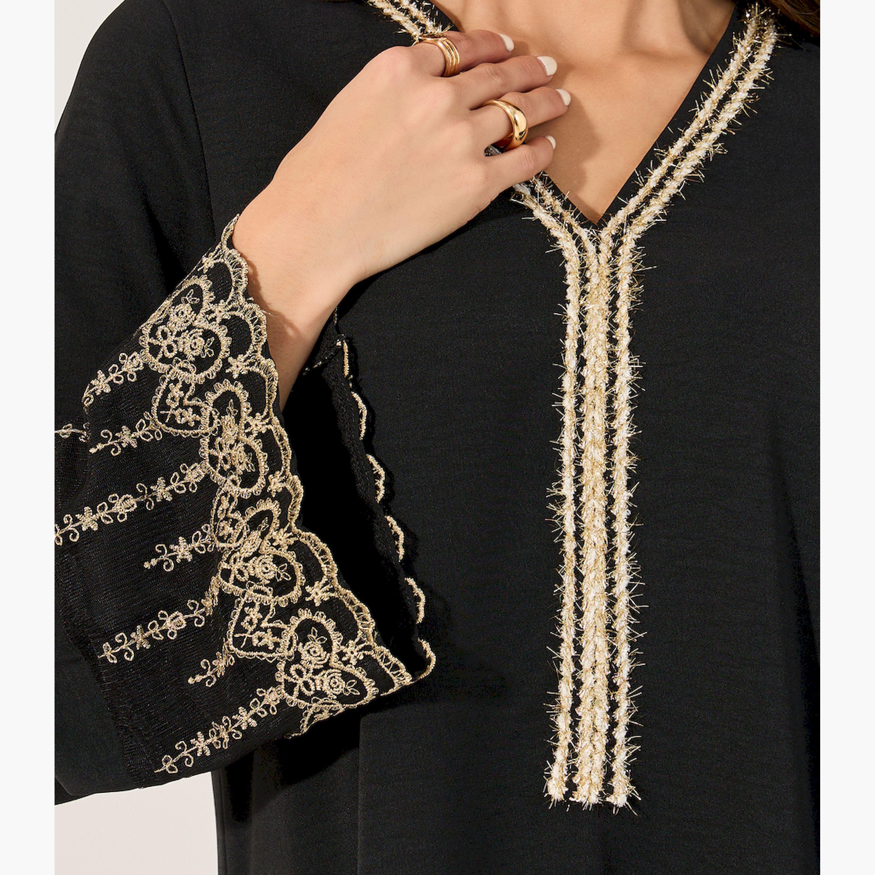 ستايلي-  جلابية بتفاصيل دانتيل ورقبة على شكل حرف V-women-arabicclothing-jalabiyas-image-4