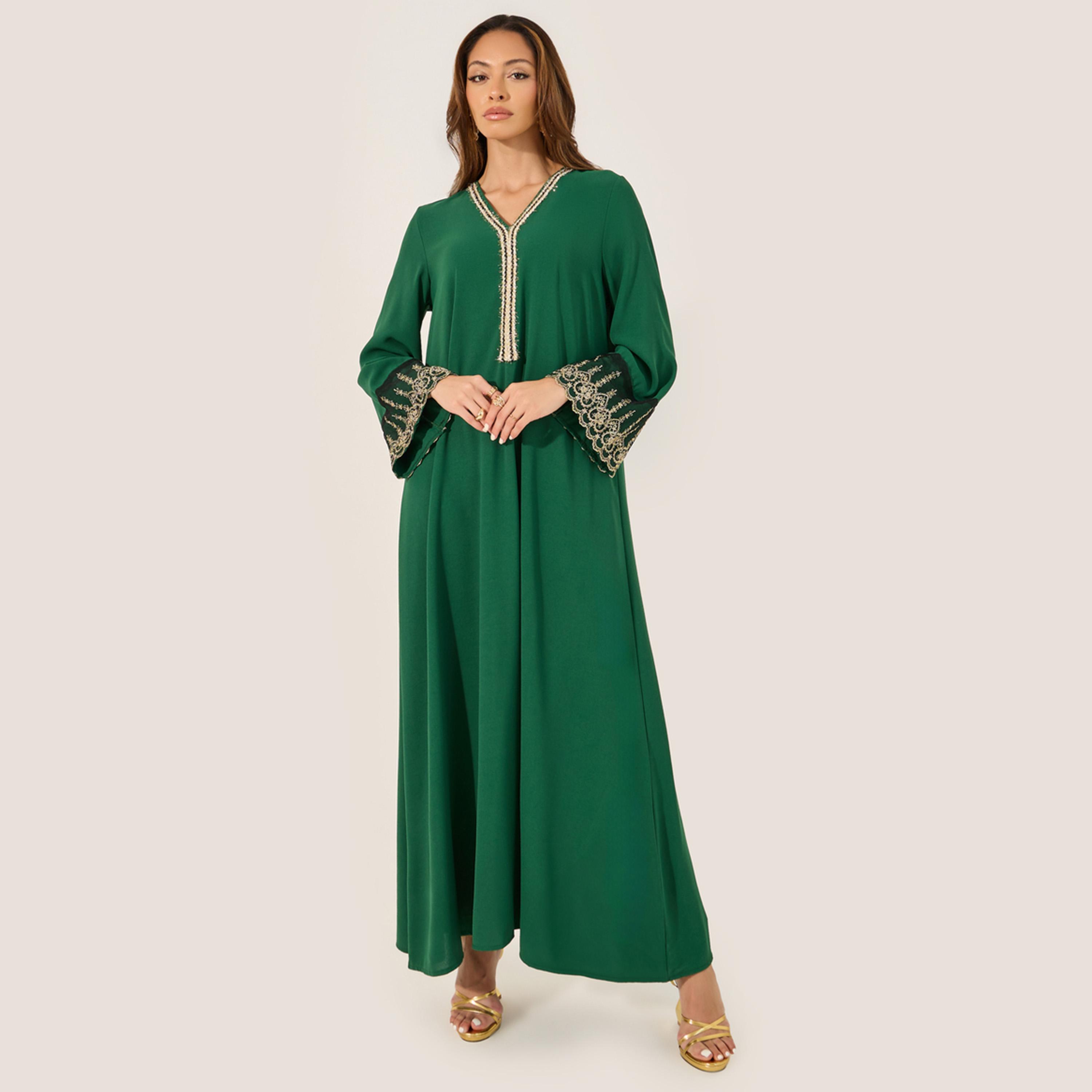 ستايلي - جلابية مطرزة برقبة على شكل V ومزينة بشراشيب-women-arabicclothing-jalabiyas-image-1