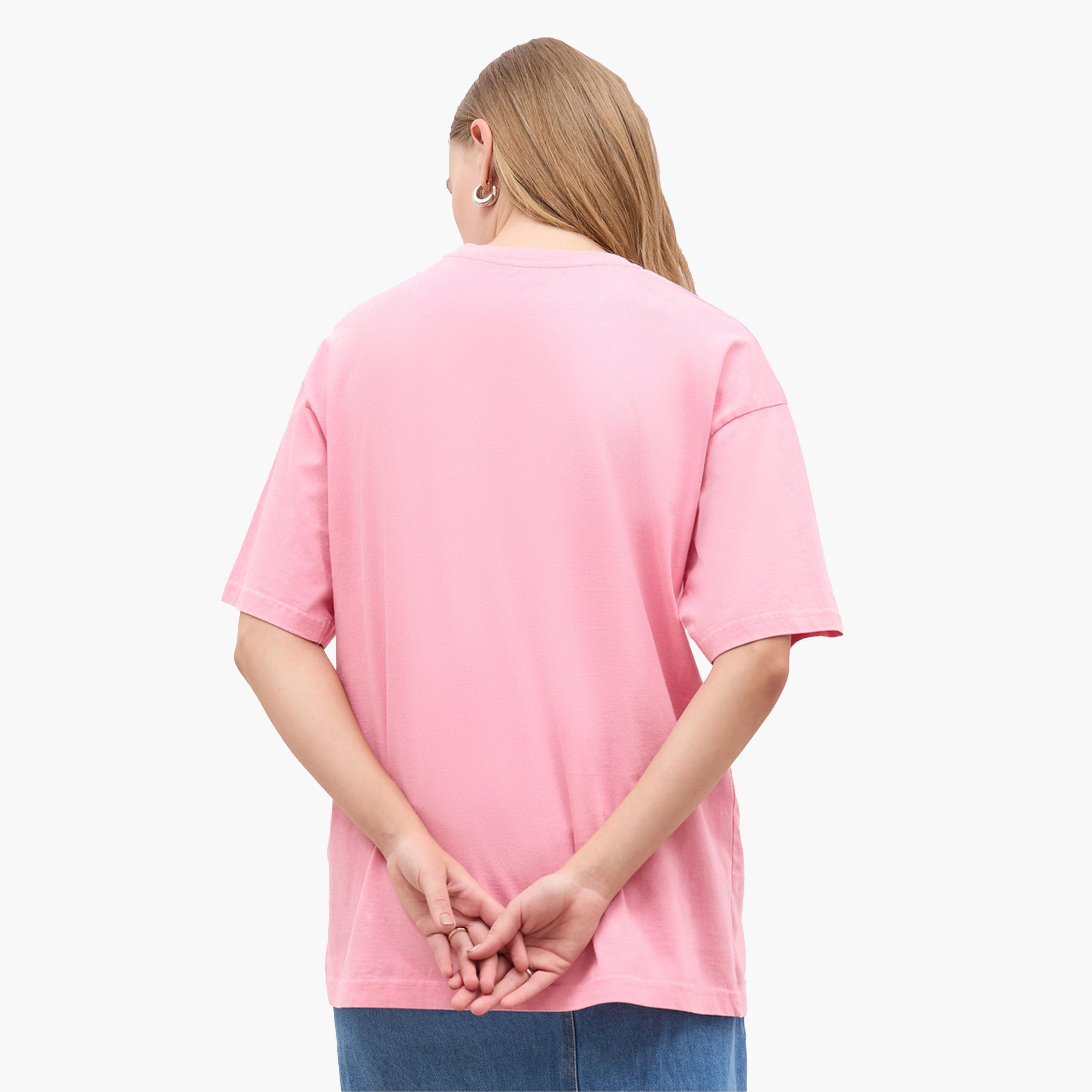 ستايلي - تي شيرت كبير الحجم بأكمام قصيرة وطبعة شعار-women-clothing-tshirts-image-5