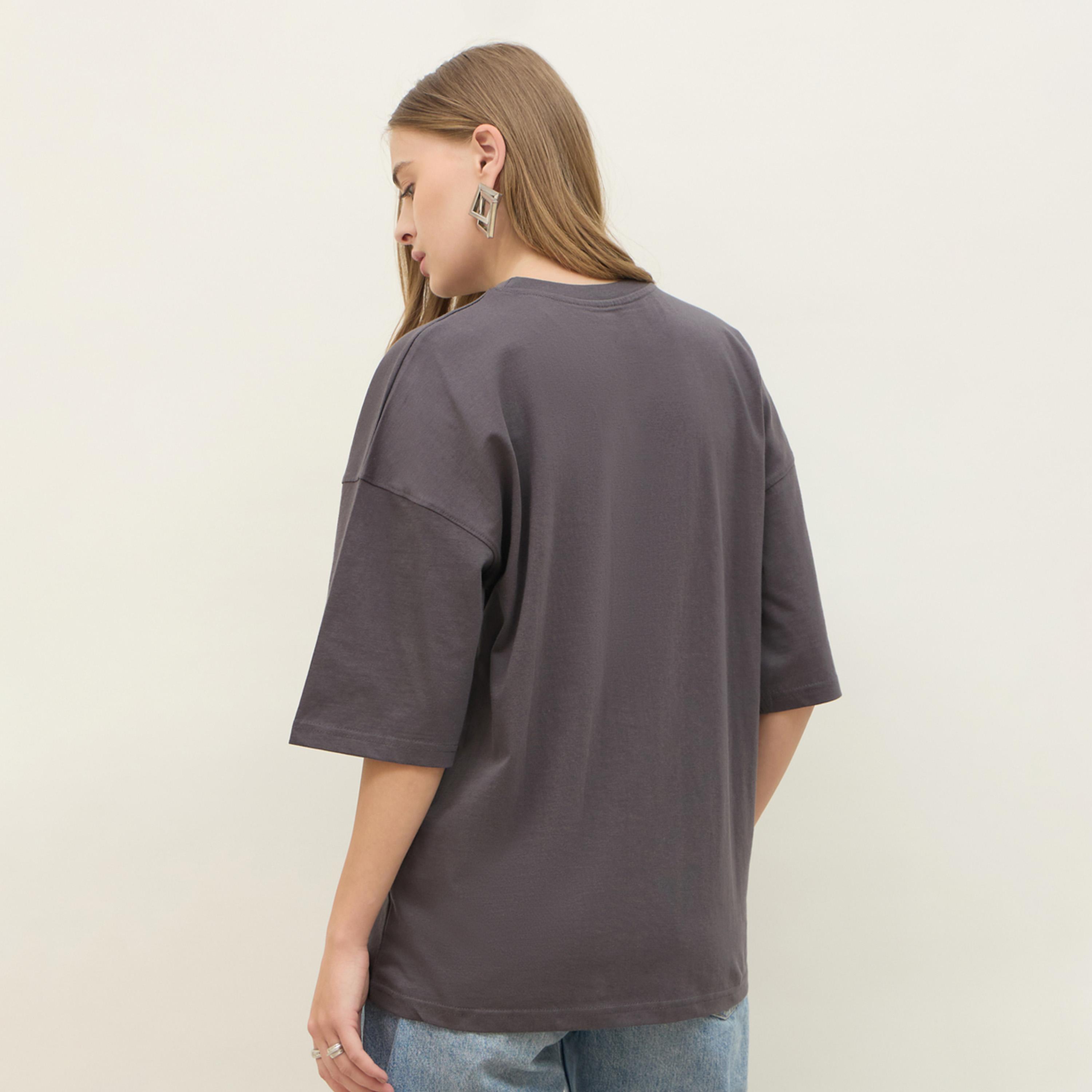 ستايلي - تي شيرت مطرز بأكمام منسدلة كبير الحجم-women-clothing-tshirts-image-5