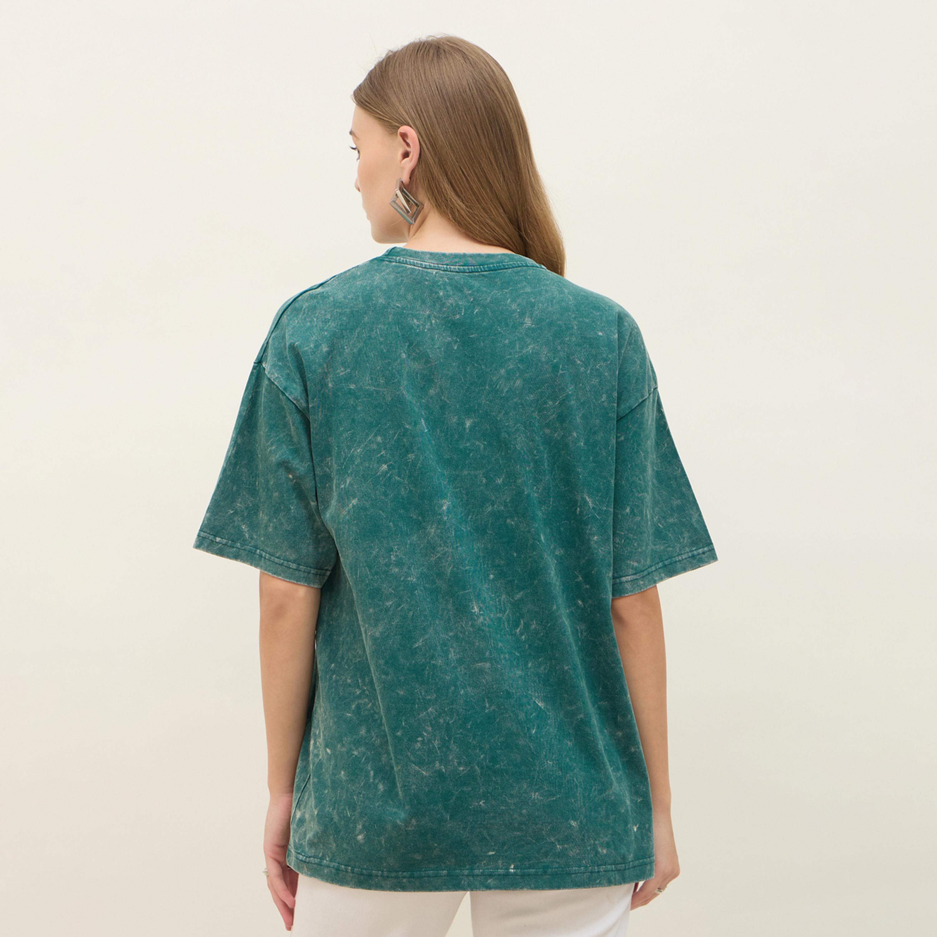 Styli Vancouver Graphic Print Acid Washed Oversized T-Shirt-women-clothing-tshirts-image-5