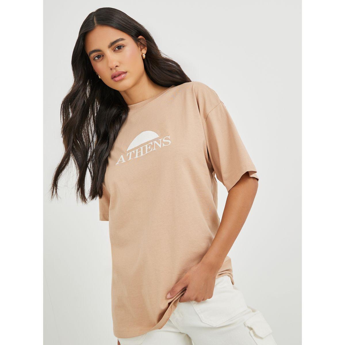 تيشيرت فضفاض بكتابة مُطرّزة وأكمام قصيرة-women-clothing-tshirts-image-1