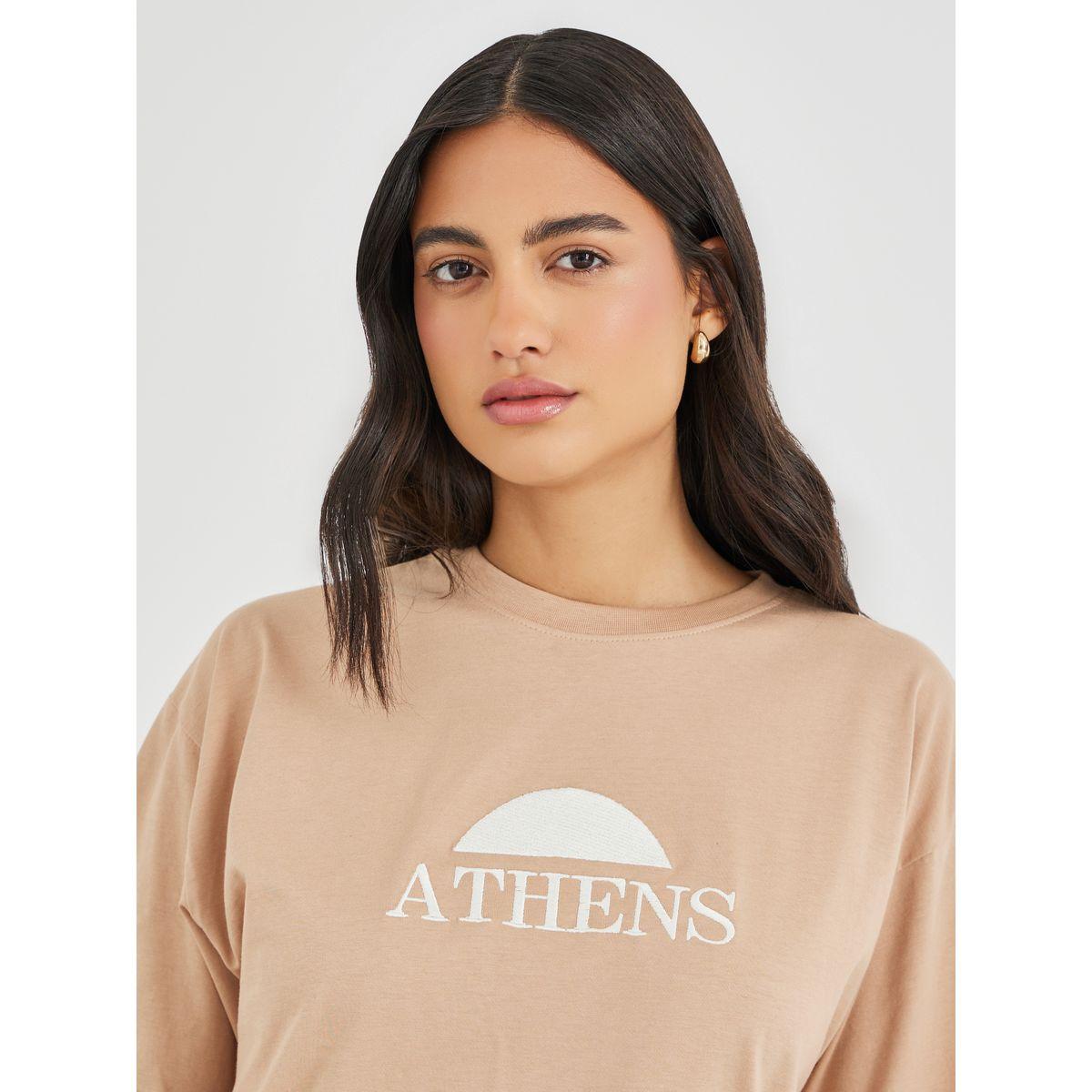 تيشيرت فضفاض بكتابة مُطرّزة وأكمام قصيرة-women-clothing-tshirts-image-3