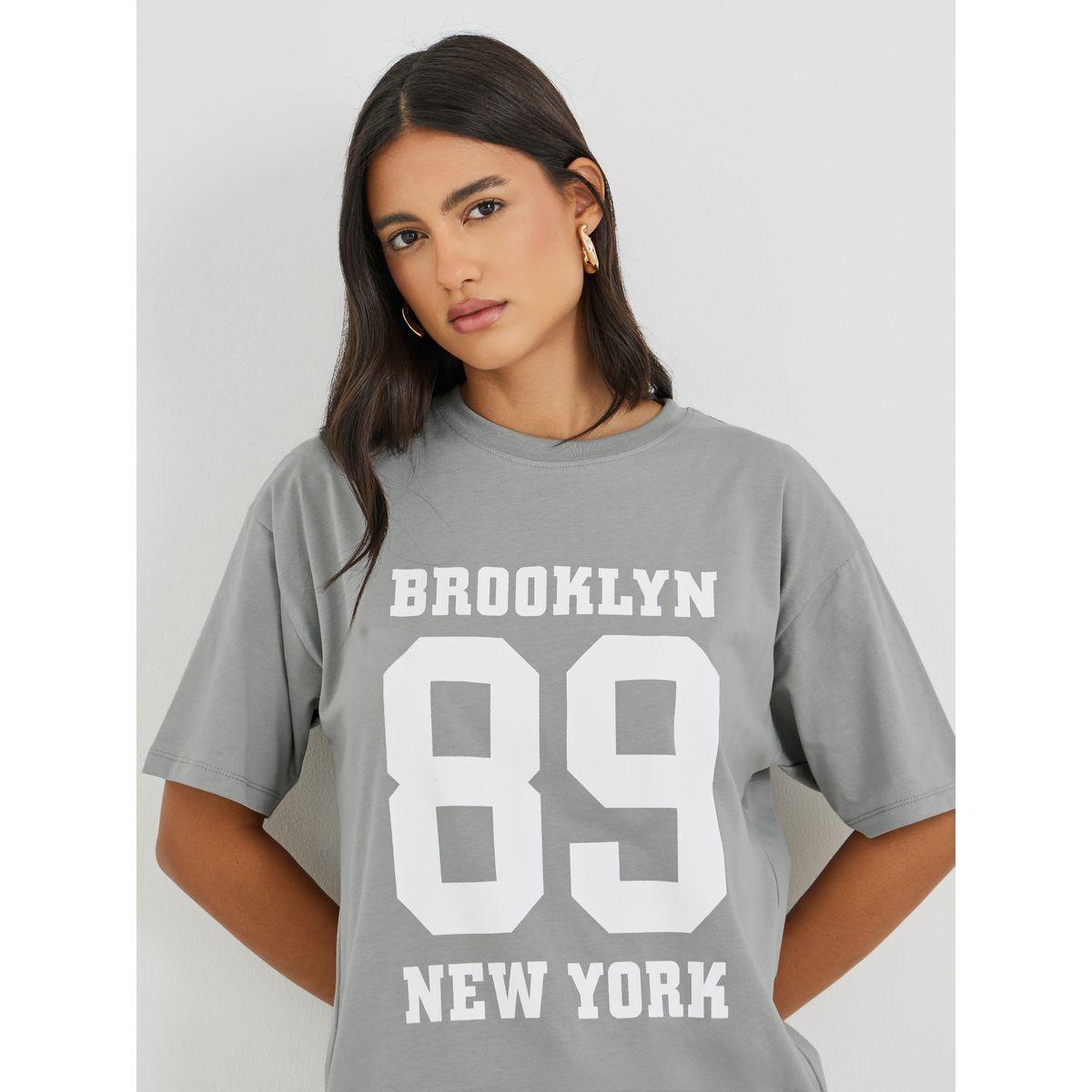 Styli Brooklyn 89 Slogan Print Short Sleeve Oversized T-Shirt-women-clothing-tshirts-image-3