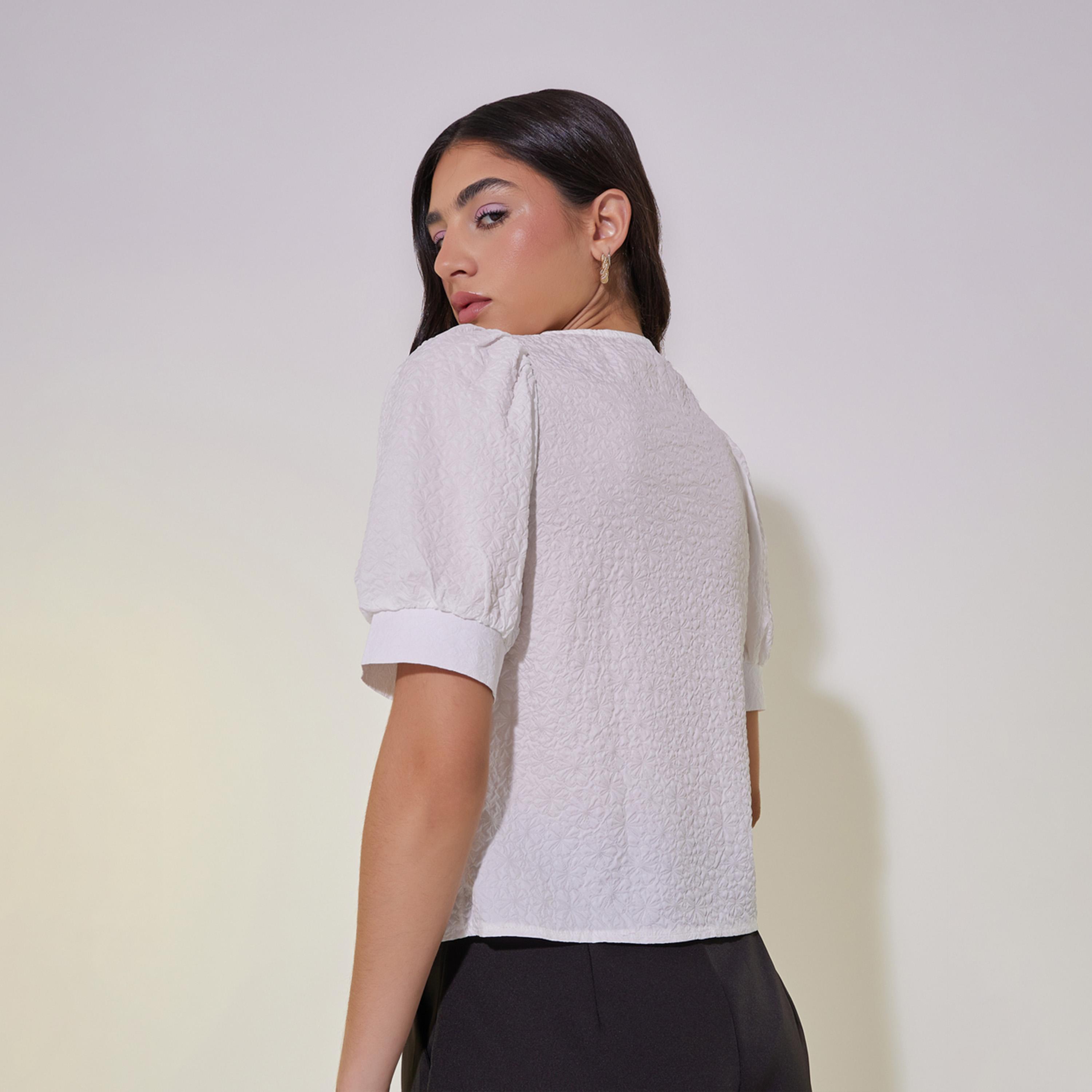 ستايلي - بلوزة بتفاصيل أزرار اللؤلؤ وأكمام منفوخة-women-clothing-shirtsandblouses-blouses-image-4
