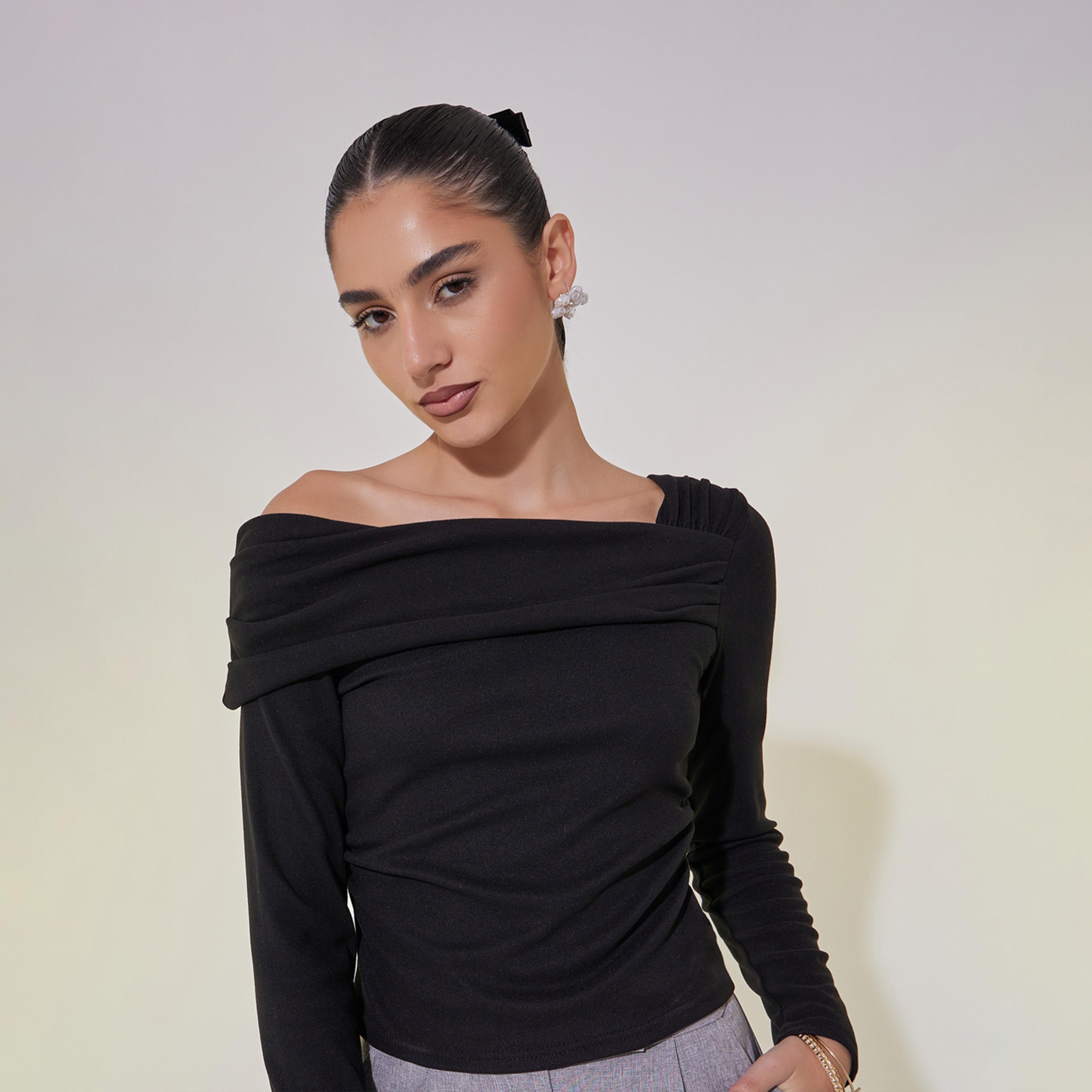 بلوزة قصيرة بياقة غير متماثلة بنمط منسدل-women-clothing-tshirts-image-1
