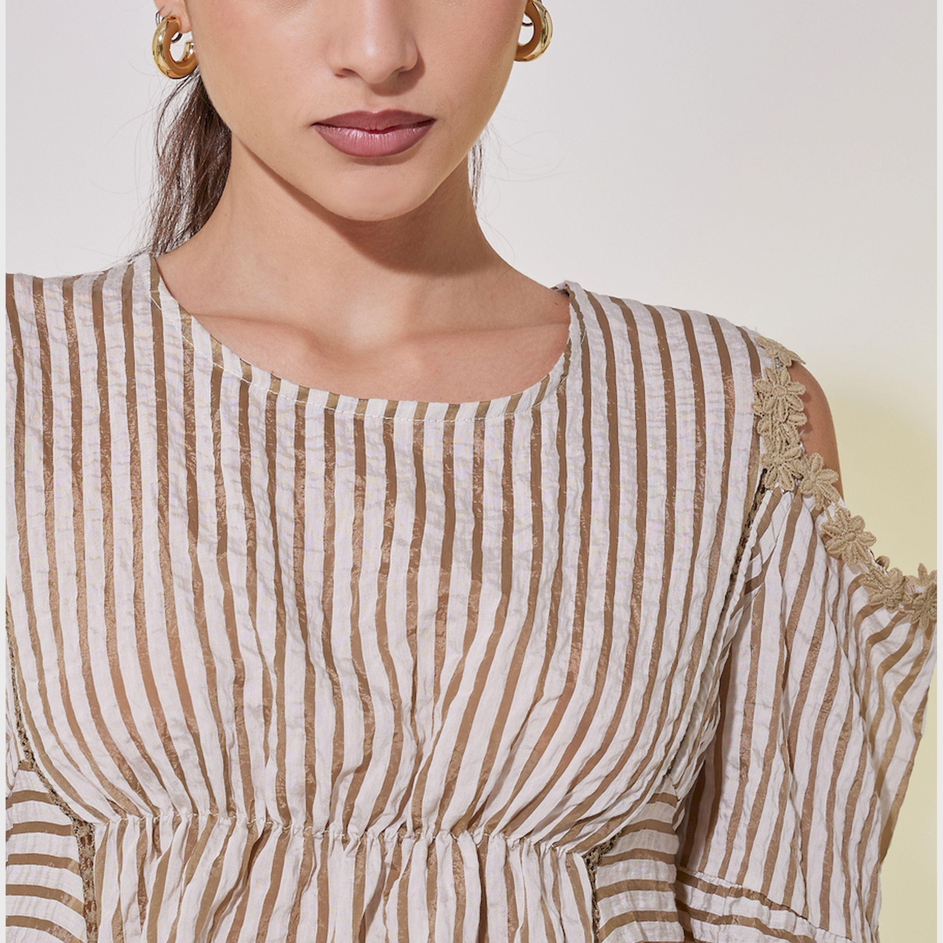 بلوزة مخططة بأكتاف مكشوفة وتفاصيل دانتيل-women-clothing-shirtsandblouses-blouses-image-4