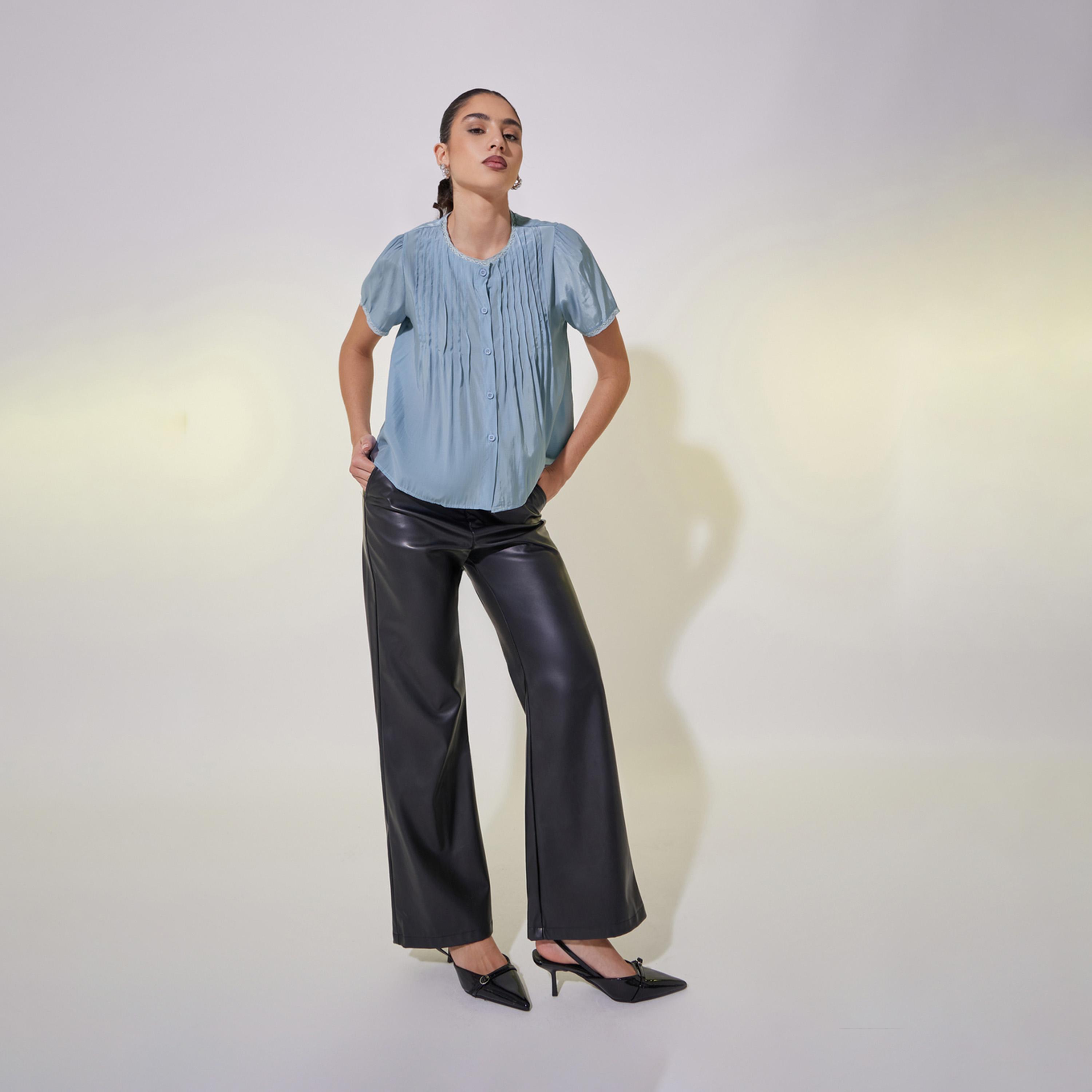 بلوزة محزوزة باكمام منفوخة وتفاصيل دانتيل-women-clothing-shirtsandblouses-shirts-image-3