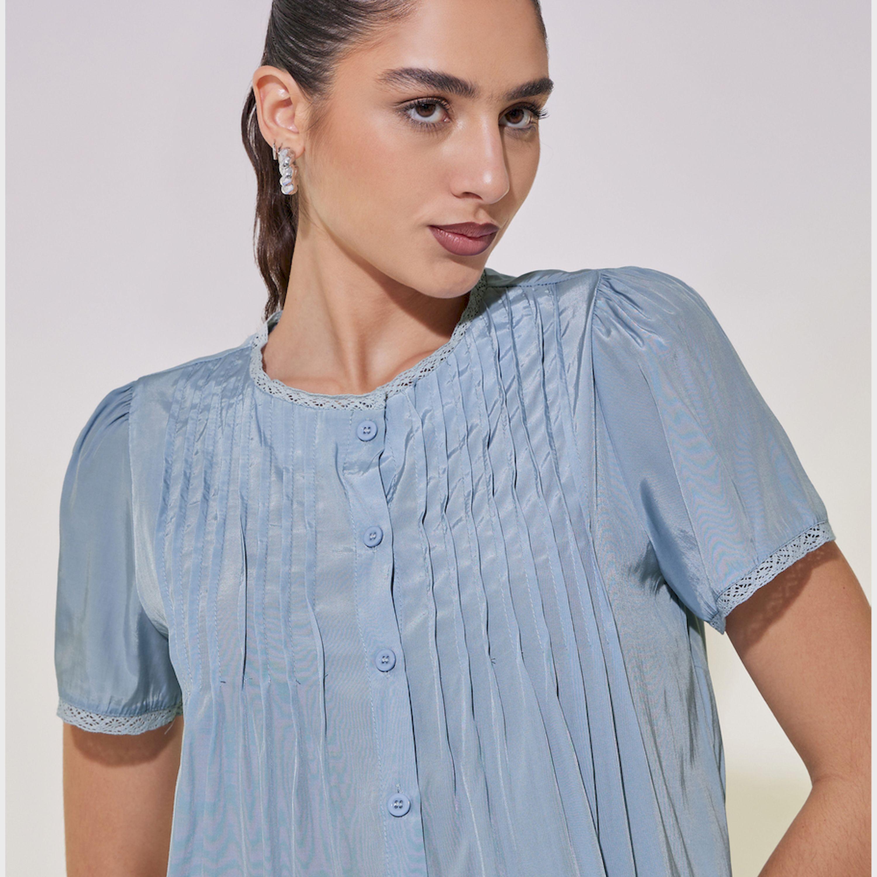 بلوزة محزوزة باكمام منفوخة وتفاصيل دانتيل-women-clothing-shirtsandblouses-shirts-image-4
