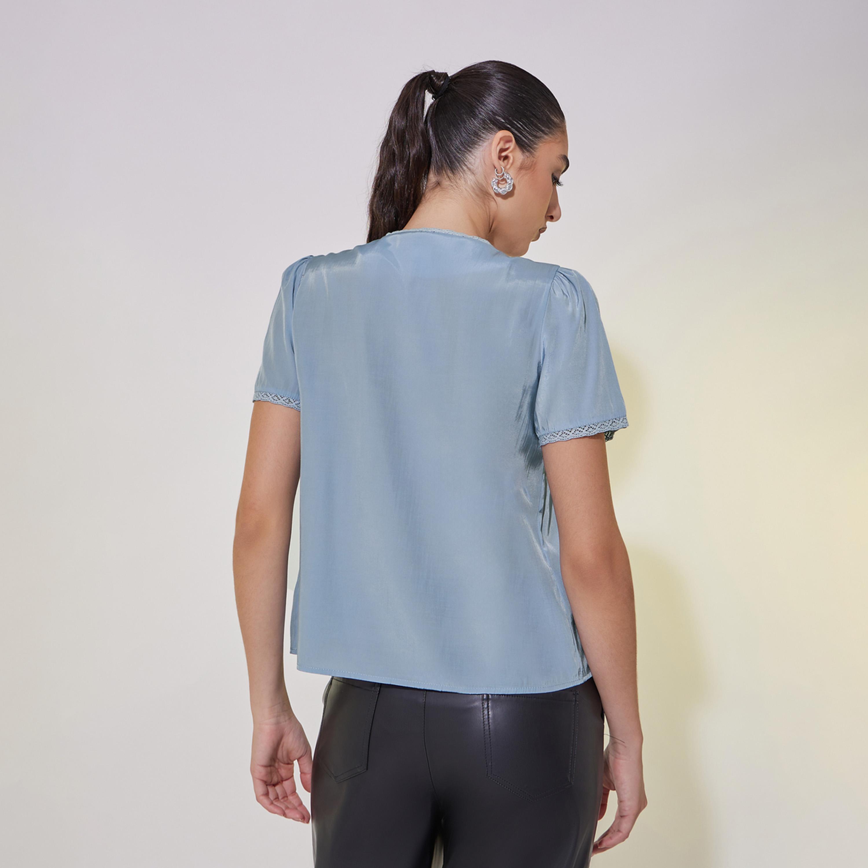 بلوزة محزوزة باكمام منفوخة وتفاصيل دانتيل-women-clothing-shirtsandblouses-shirts-image-5