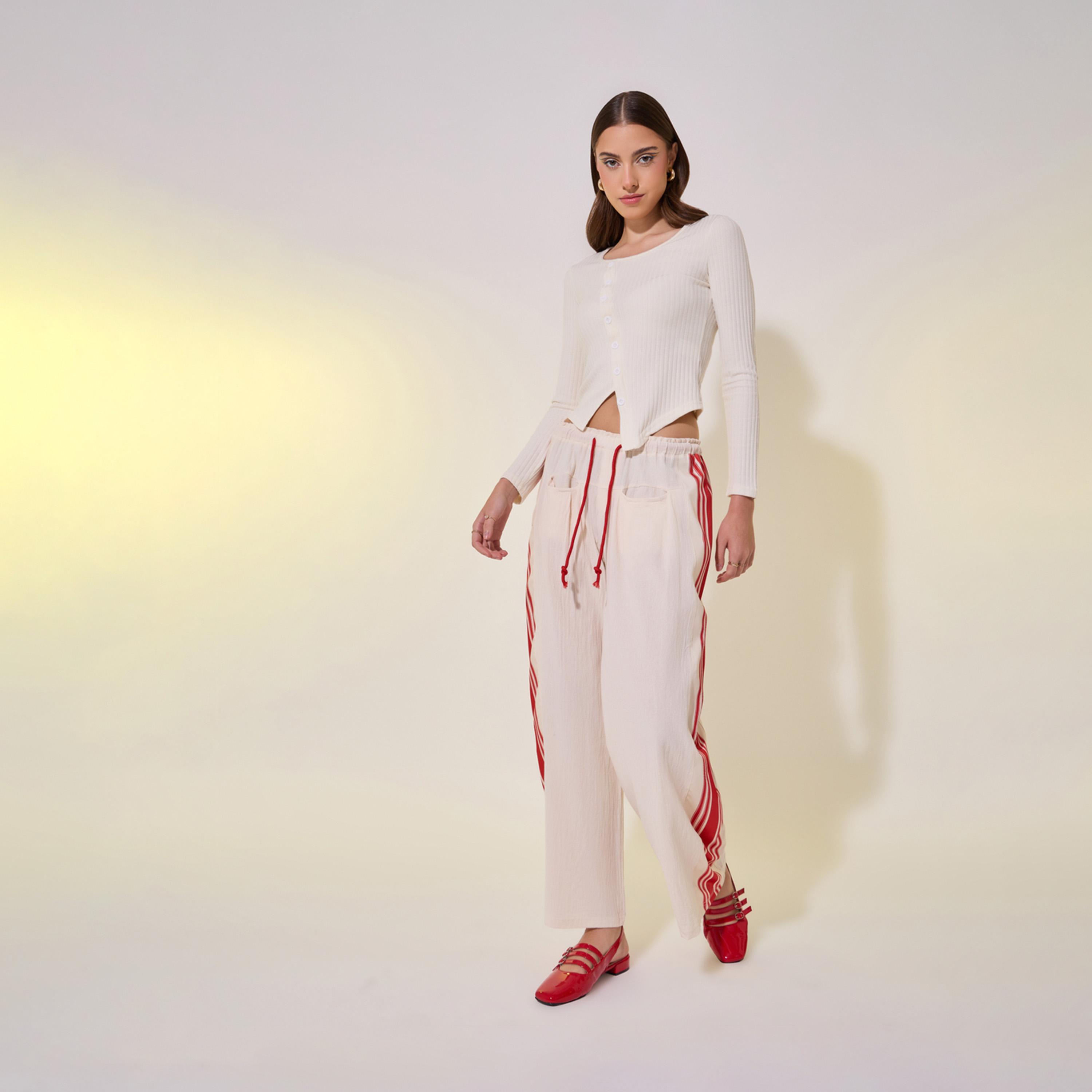 بلوزة بياقة دائرية وتفاصيل أزرار مع حافة غير متماثلة-women-clothing-shirtsandblouses-blouses-image-2