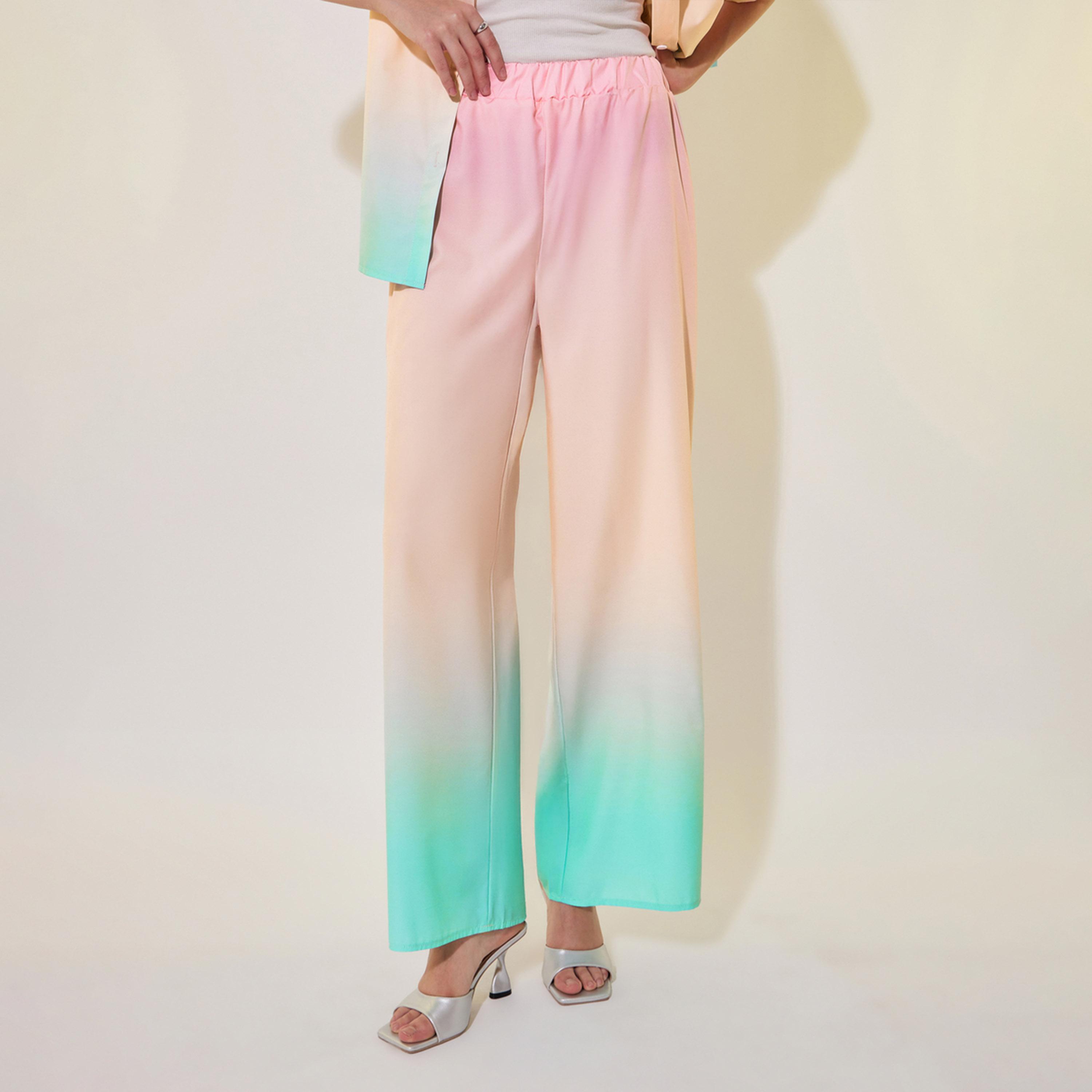 طقم منسق من بنطال بأرجل واسعة وبلوزة بطبعة اومبري-women-clothing-coordsets-image-7