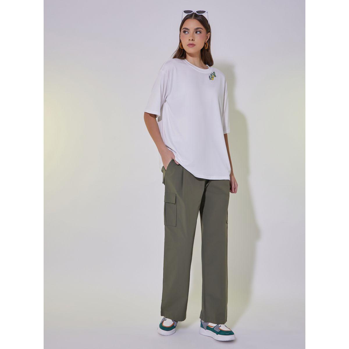 تيشيرت فضفاض بتفاصيل مُطرّزة وياقة دائرية-women-clothing-tshirts-image-2