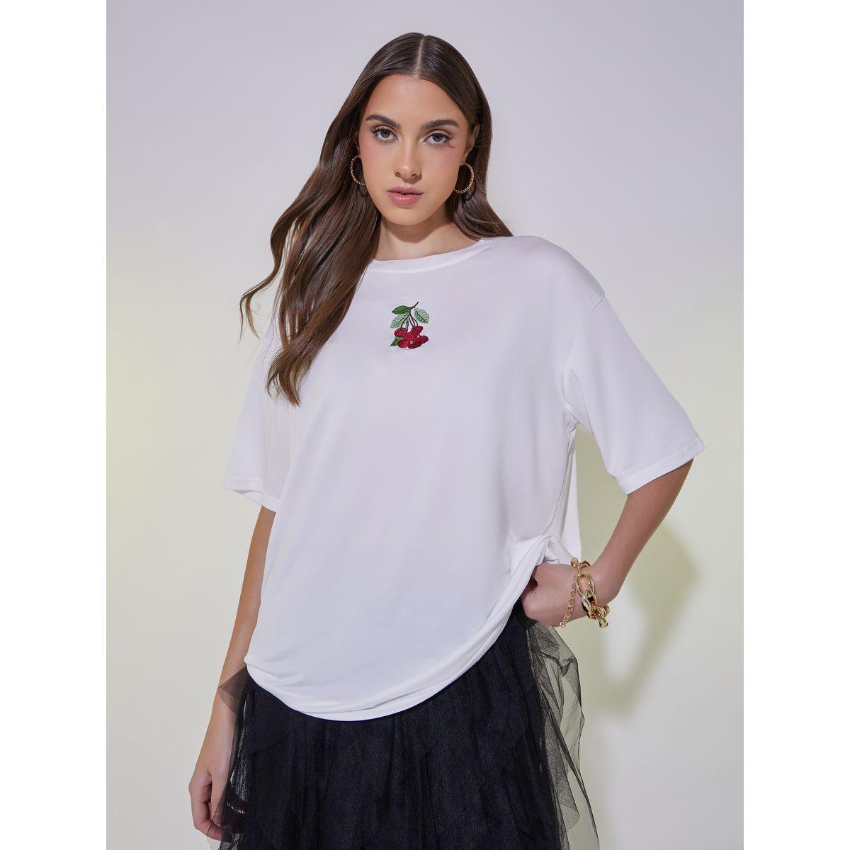 تيشيرت فضفاض بتفاصيل مُطرّزة وياقة دائرية-women-clothing-tshirts-image-1