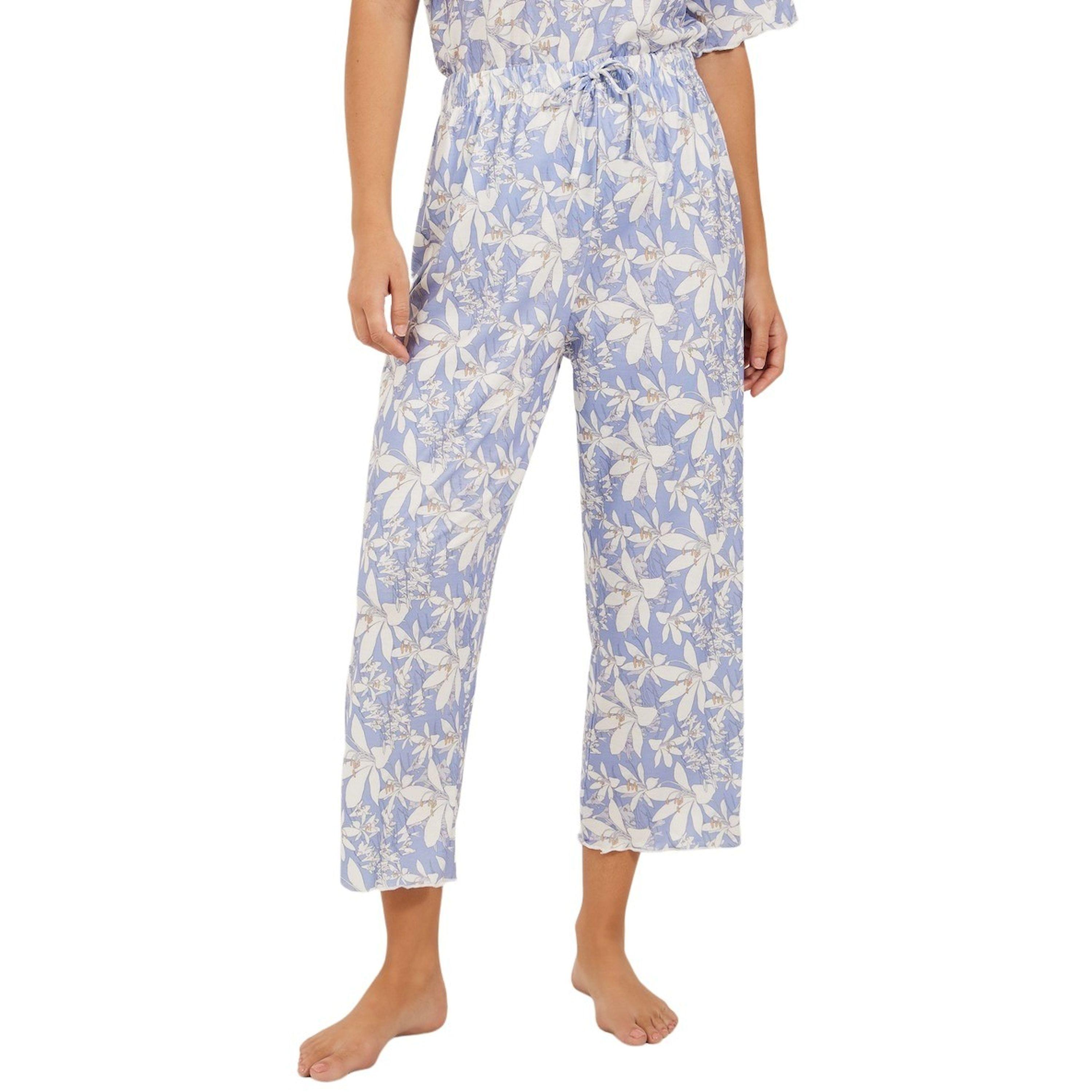 Styli Floral Printed Lettuce Edge Hem T-Shirt and Capri Pyjama Set-women-clothing-nightwear-pyjamas-longsets-image-5