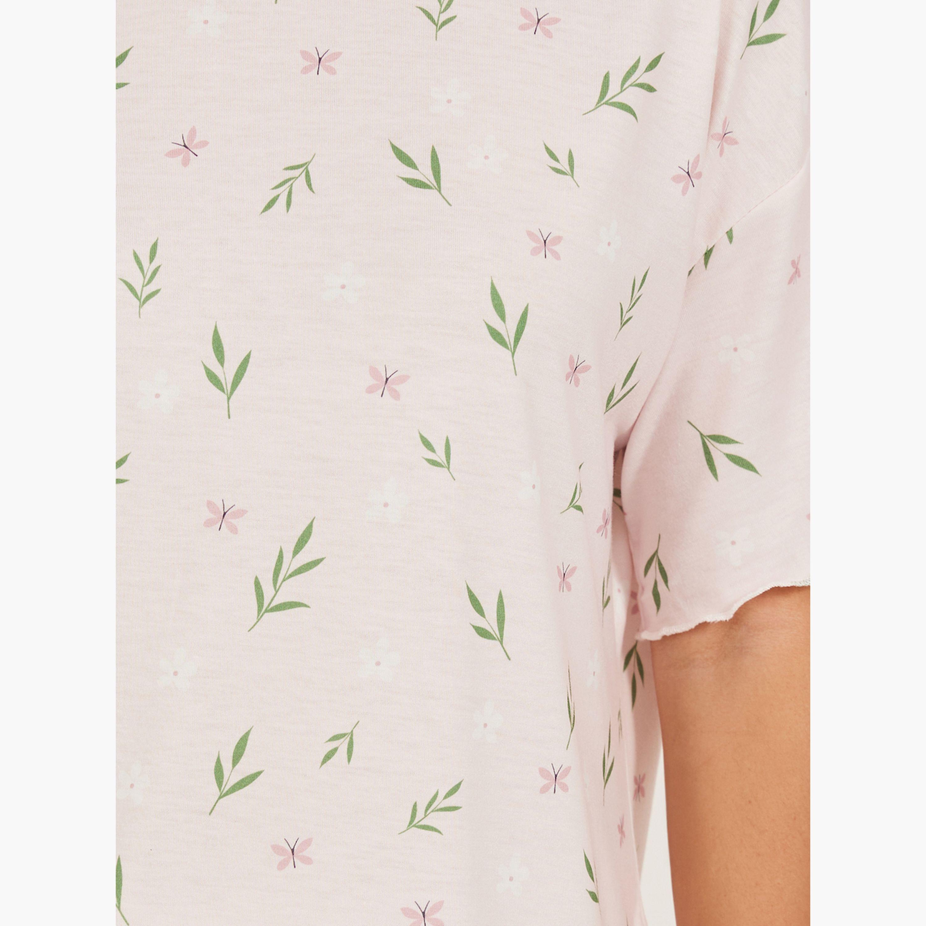 Styli Floral Print Lettuce Edge Hem T-Shirt and Capri Pyjama Set-women-clothing-nightwear-pyjamas-longsets-image-4