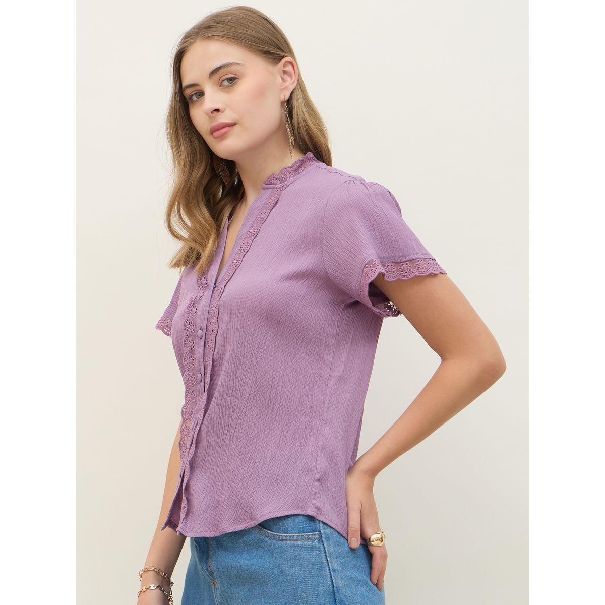 Styli Eyelash Scallop Lace Trim V Neck Top-women-clothing-shirtsandblouses-blouses-image-3