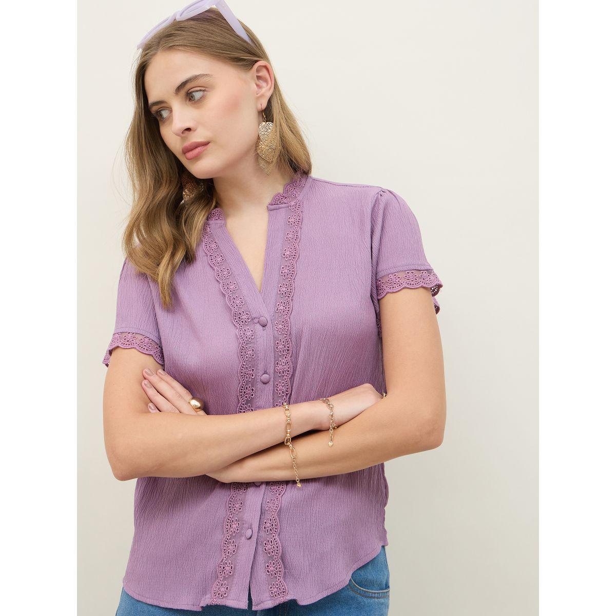 Styli Eyelash Scallop Lace Trim V Neck Top-women-clothing-shirtsandblouses-blouses-image-4