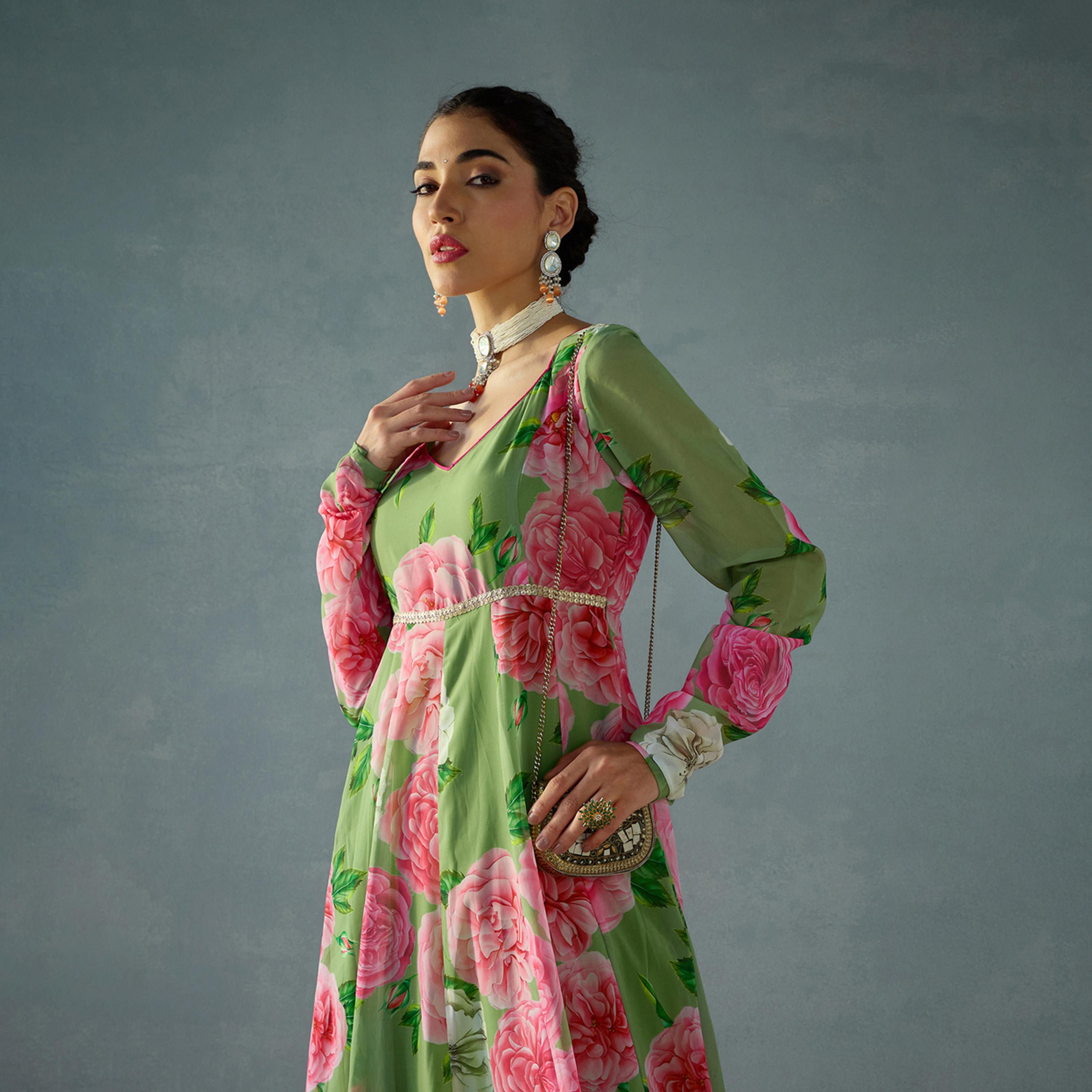 شيا باي ساسافراس × ستايلي - قميص أناركالي بطبعة زهور وفتحة رقبة على شكل قلب - أخضر-women-clothing-ethnicwear-kurtas-image-2