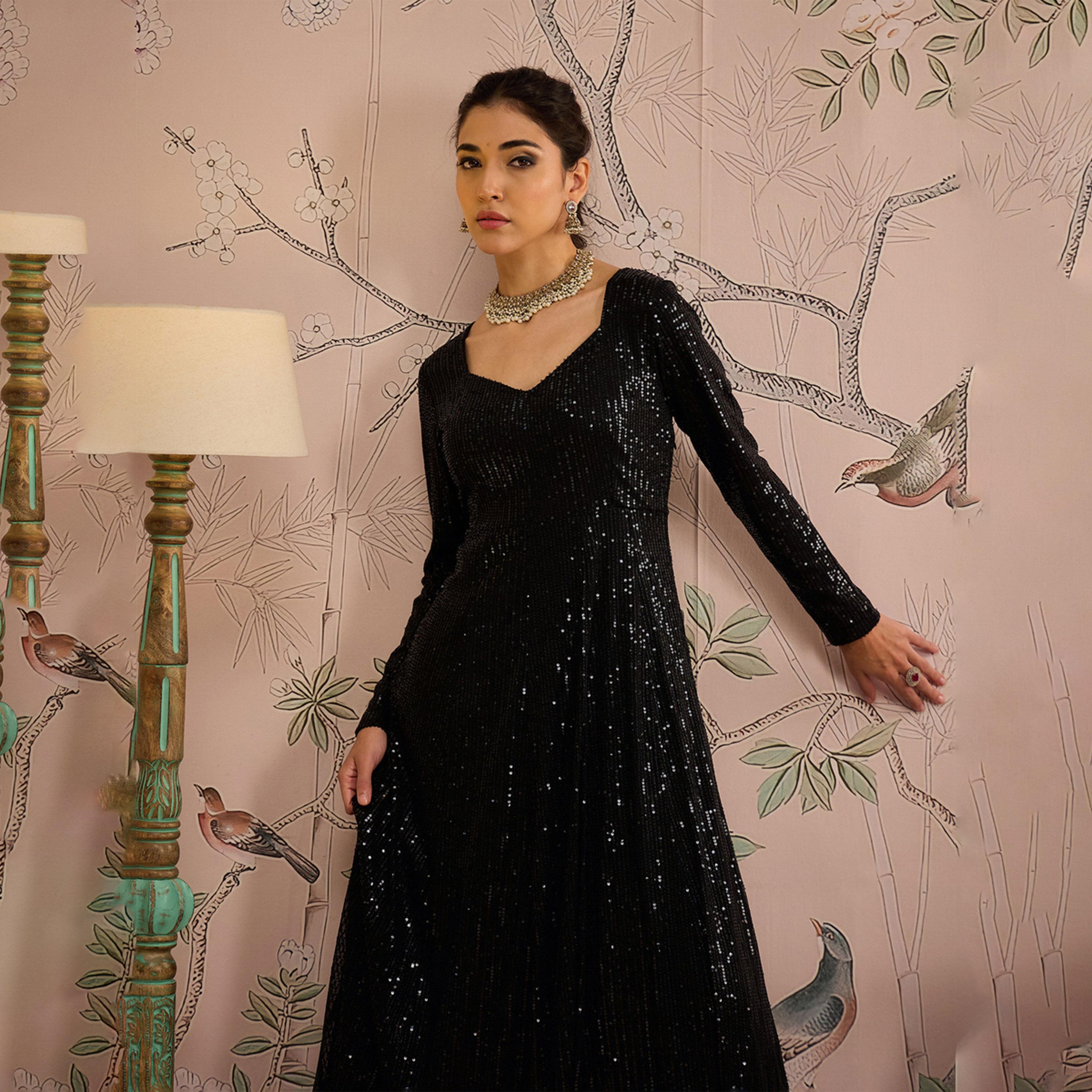 شاي باي ساسافراس × ستايلي طقم كورتا أناركالي برقبة على شكل قلب أسود مزين بالترتر-women-clothing-ethnicwear-kurtas-image-2