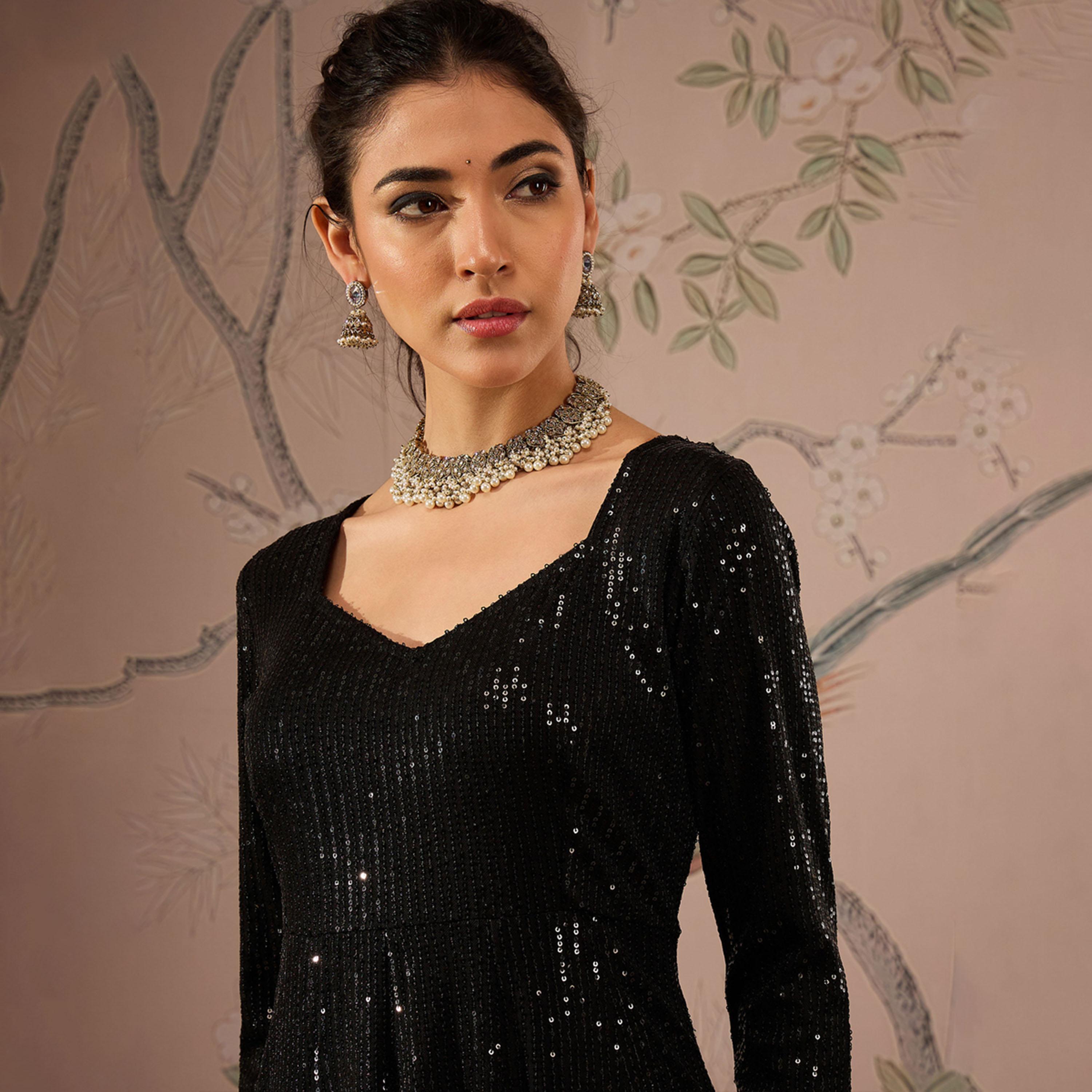 شاي باي ساسافراس × ستايلي طقم كورتا أناركالي برقبة على شكل قلب أسود مزين بالترتر-women-clothing-ethnicwear-kurtas-image-4