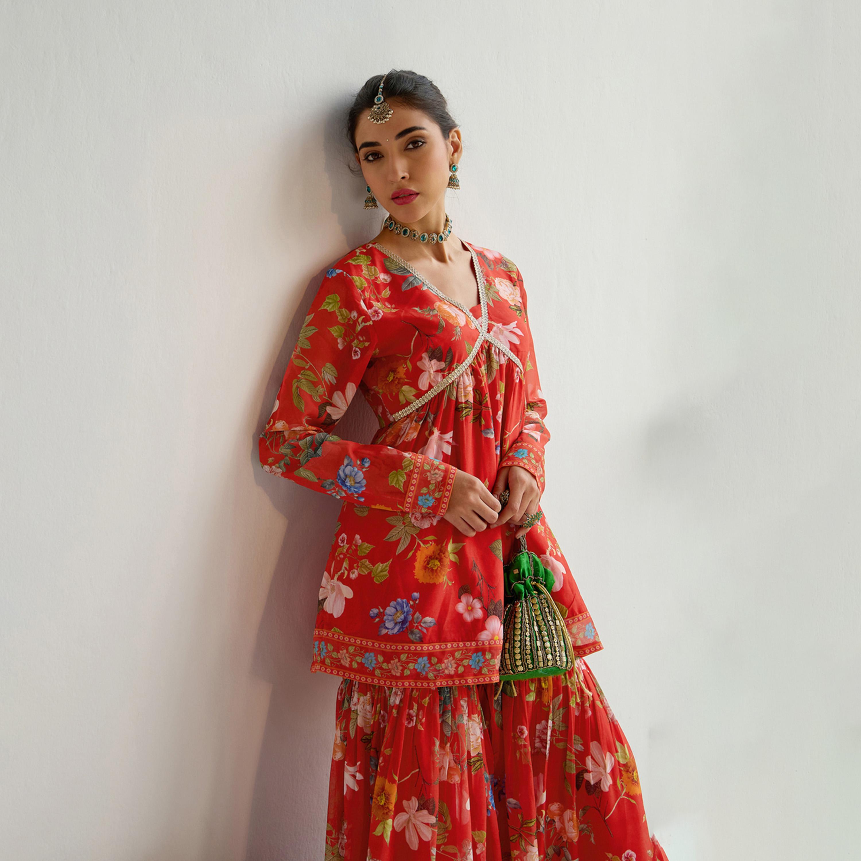 شيا باي ساسافراس × ستايلي - طقم بلوزة ببلوم بطبعة زهور مع بنطال شارارا-women-clothing-ethnicwear-salwarsuits-image-2