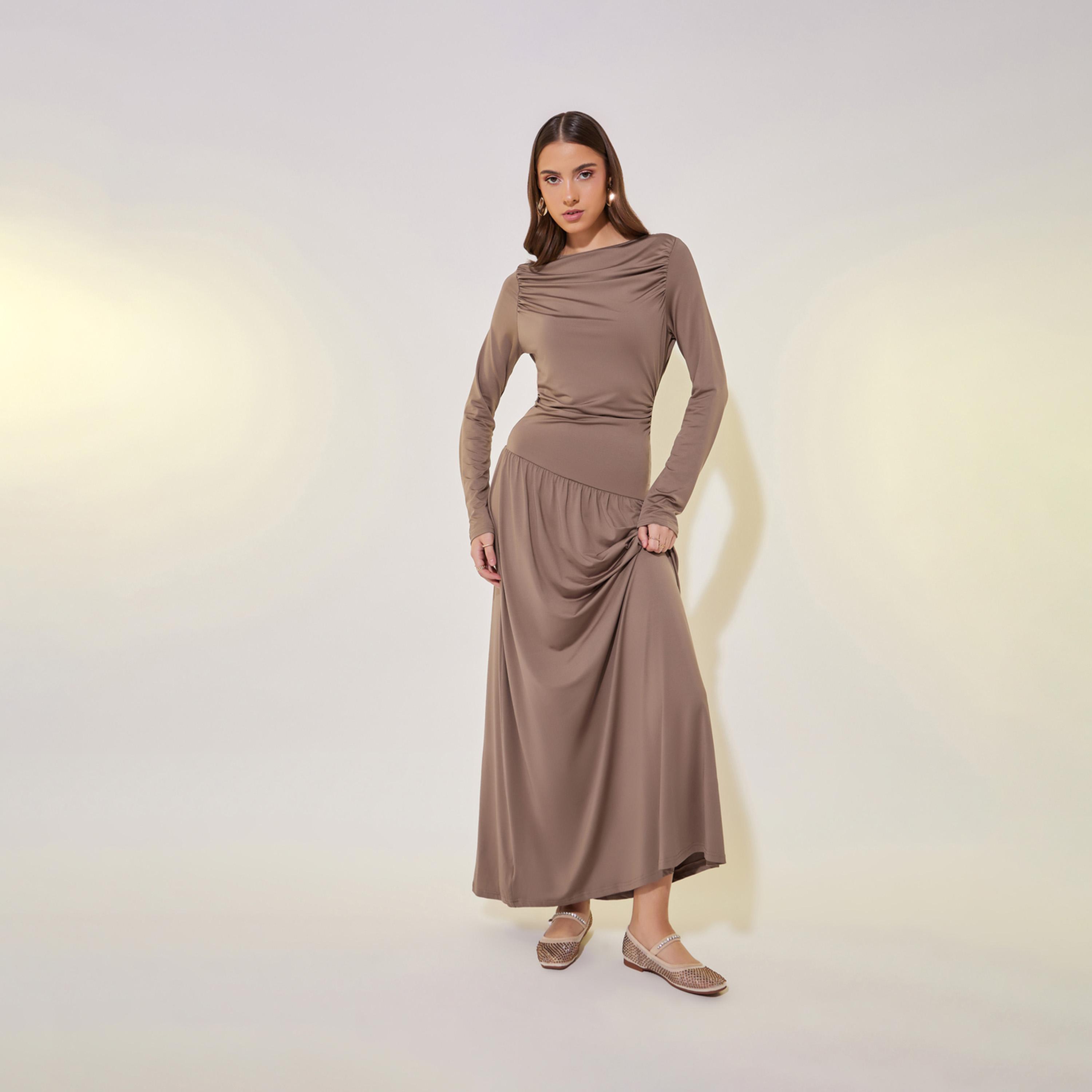 فستان طويل بتفاصيل مُجمعة وأكمام طويلة-women-clothing-dresses-image-1