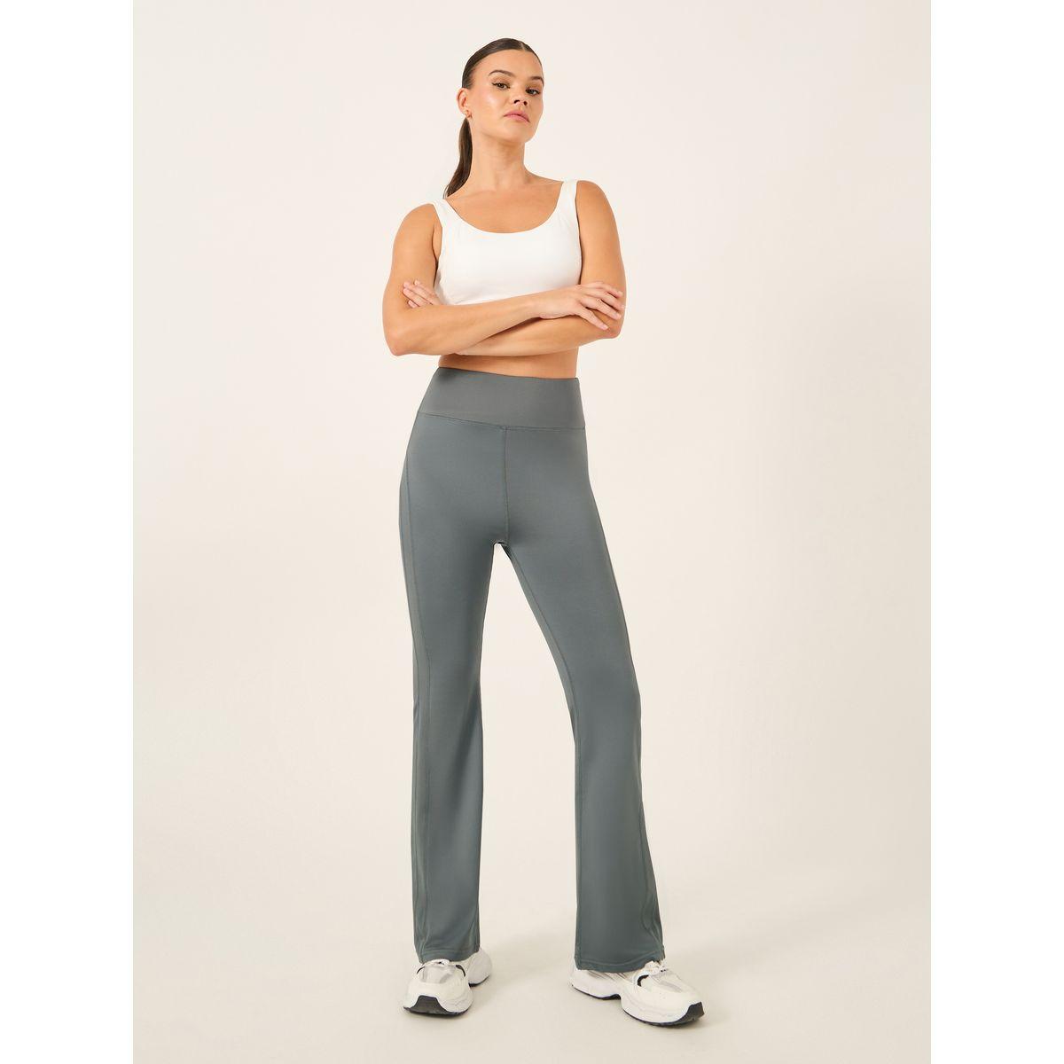 ليقنز واسع بتفاصيل درزات-women-clothing-sportswearandactivewear-bottoms-leggings-image-1