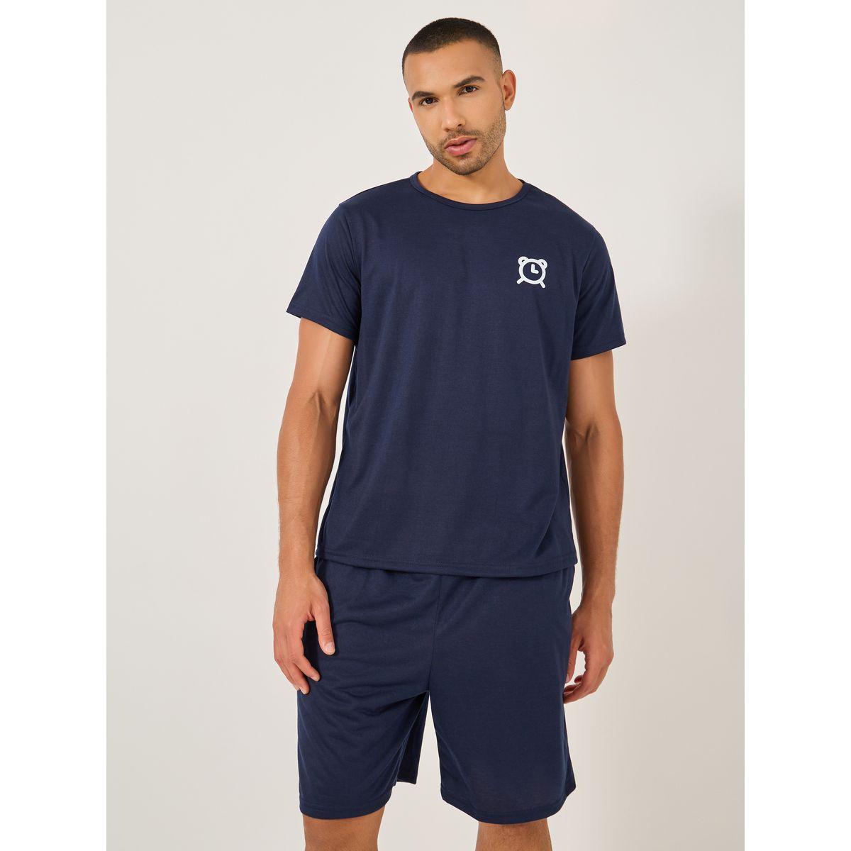 مجموعة من شورت وتيشيرت بطبعة كتابة-men-clothing-nightwear-sets-image-2