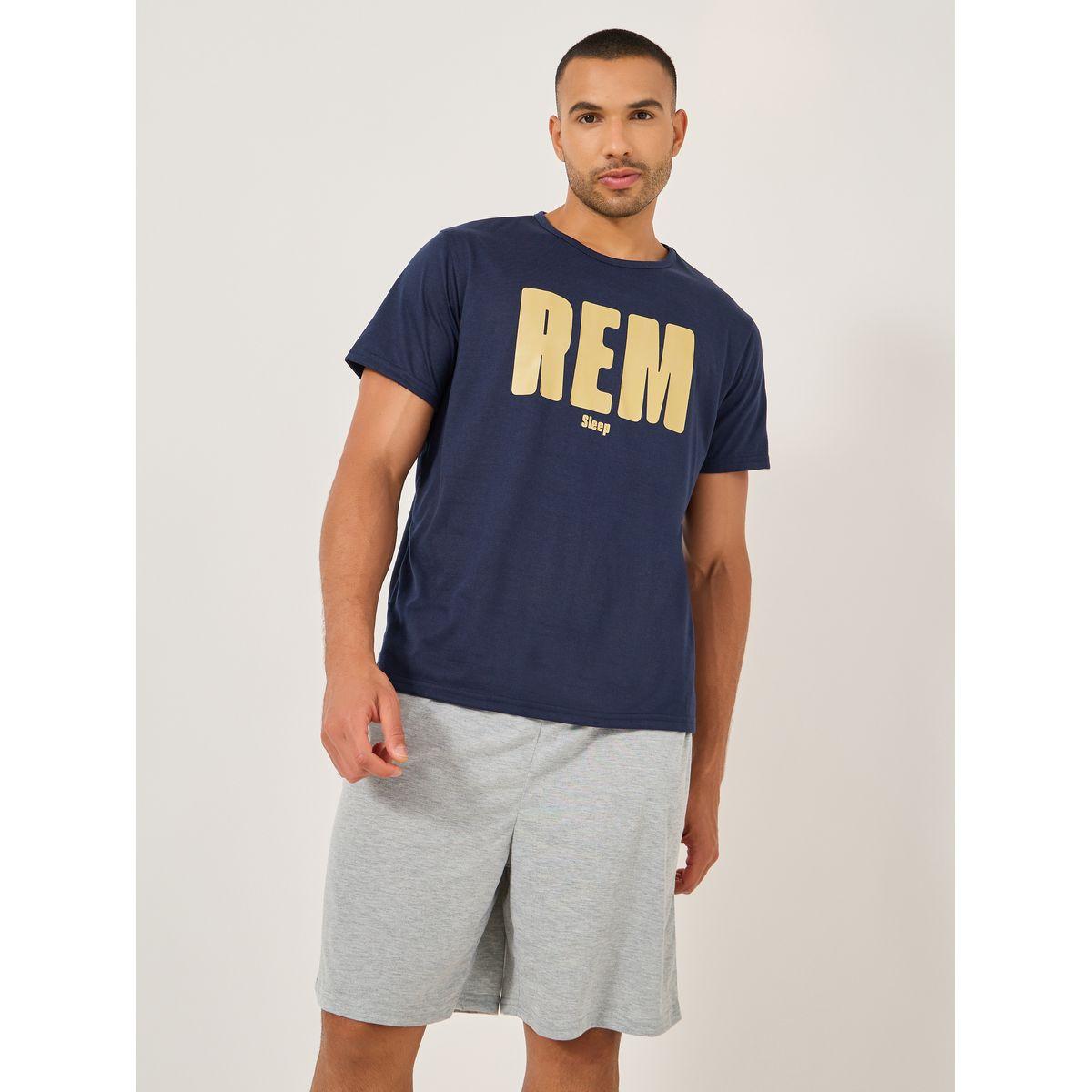 مجموعة من شورت سادة وتيشيرت بطبعة كتابة-men-clothing-nightwear-sets-image-2