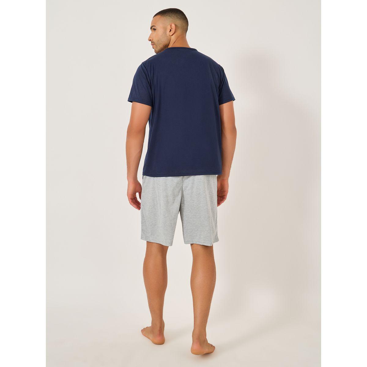 مجموعة من شورت سادة وتيشيرت بطبعة كتابة-men-clothing-nightwear-sets-image-5